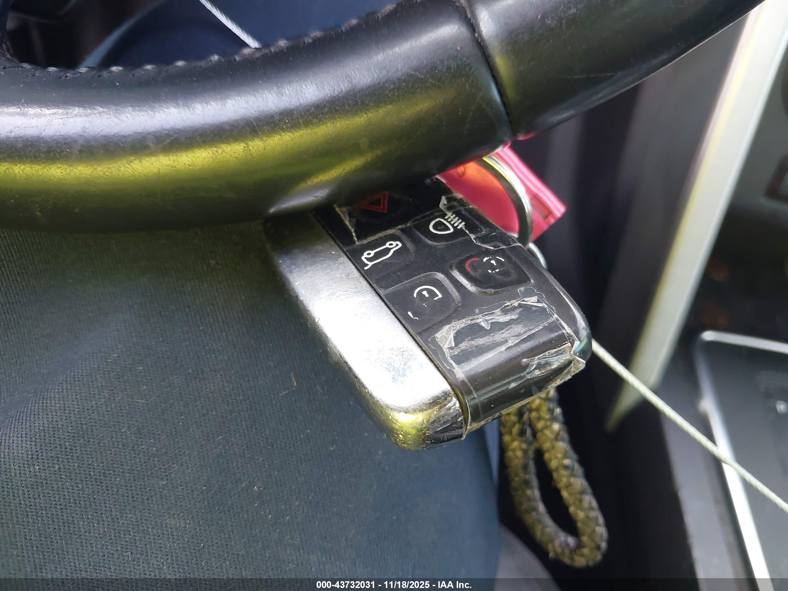 LAND ROVER image 11