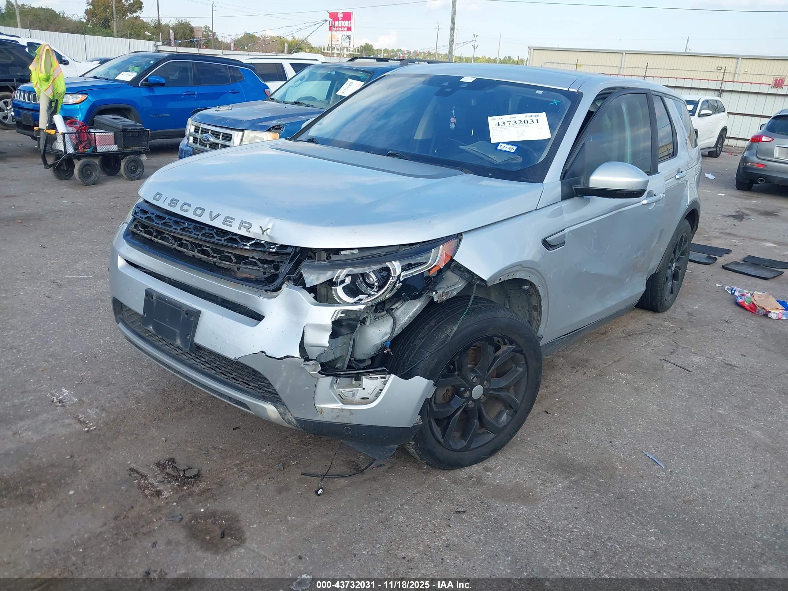 LAND ROVER image 2