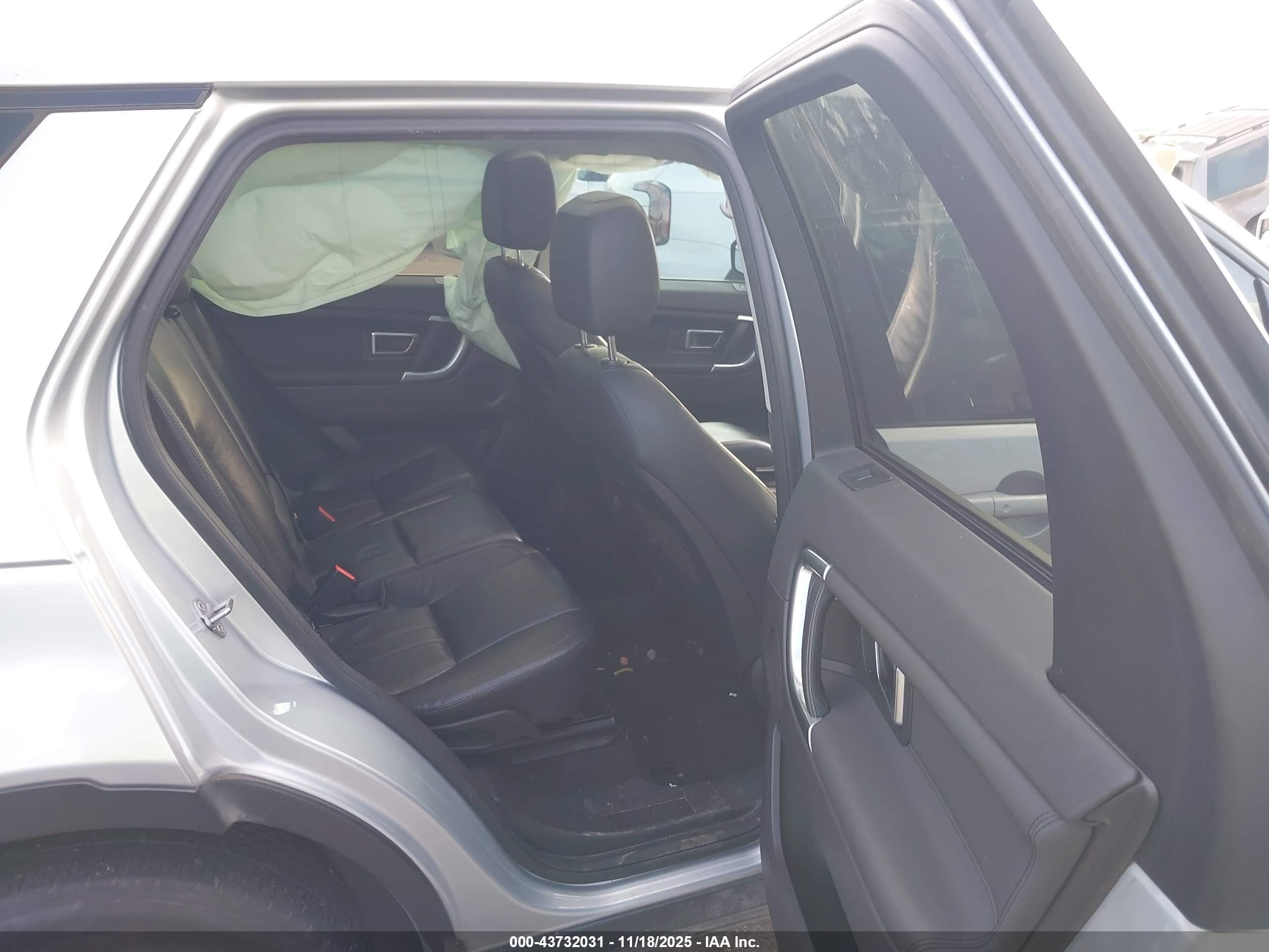 LAND ROVER image 8