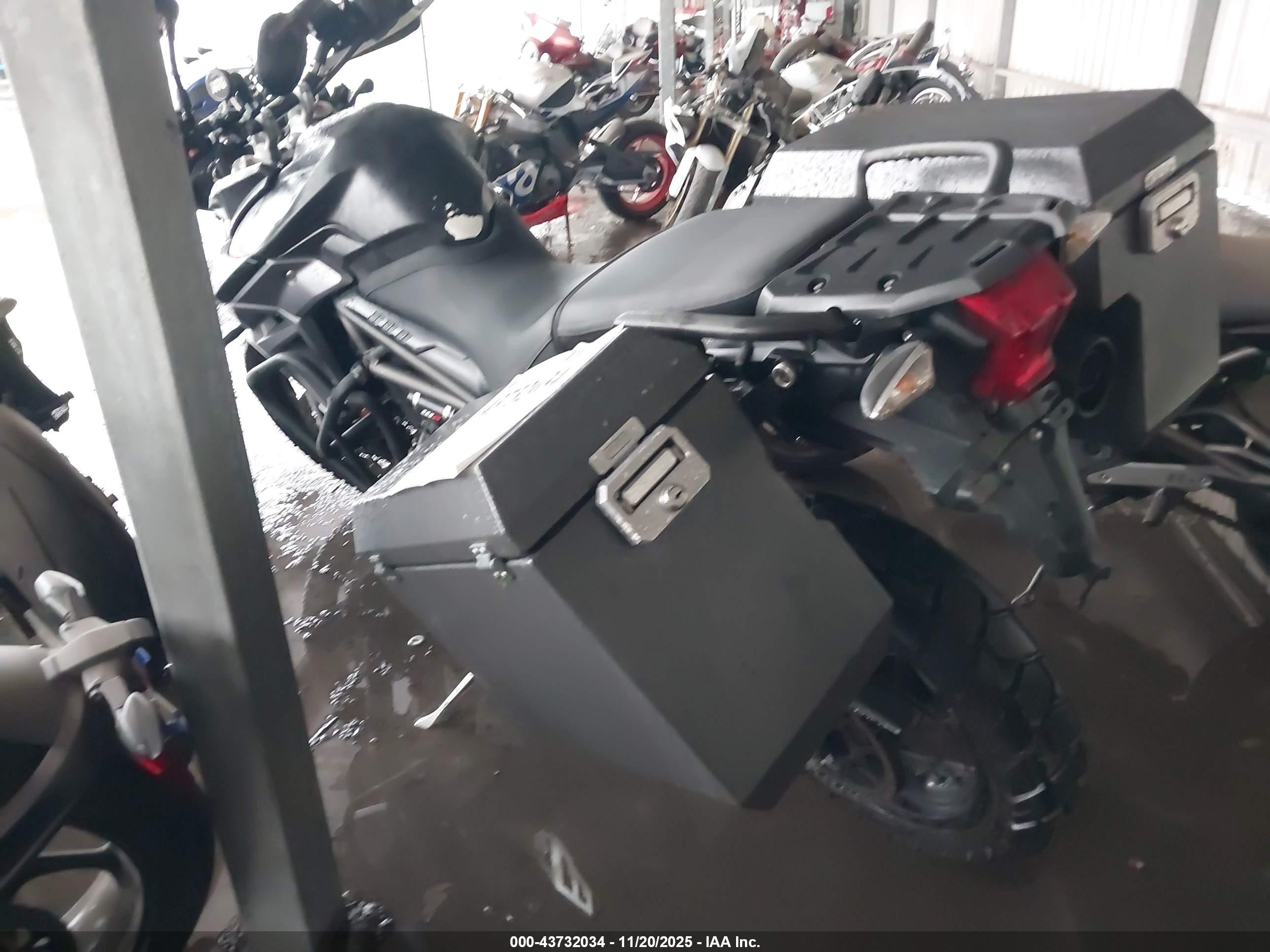 TRIUMPH MOTORCYCLE image 3