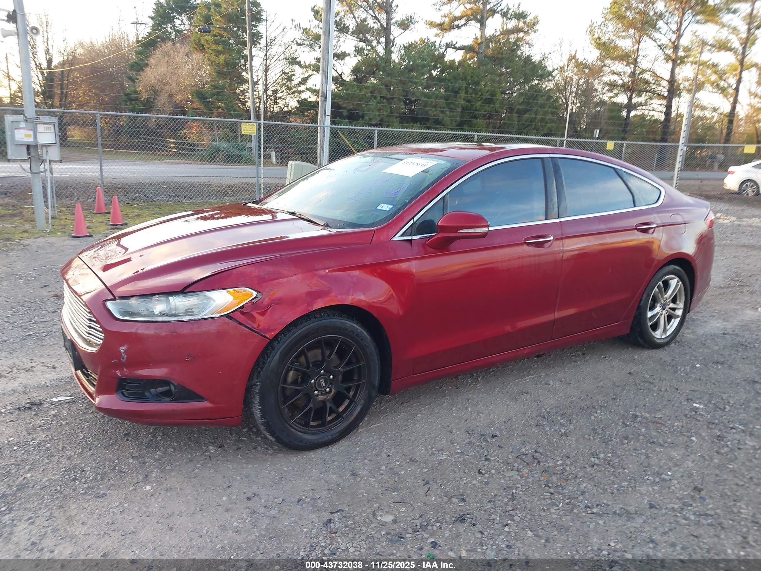 FORD FUSION image 6