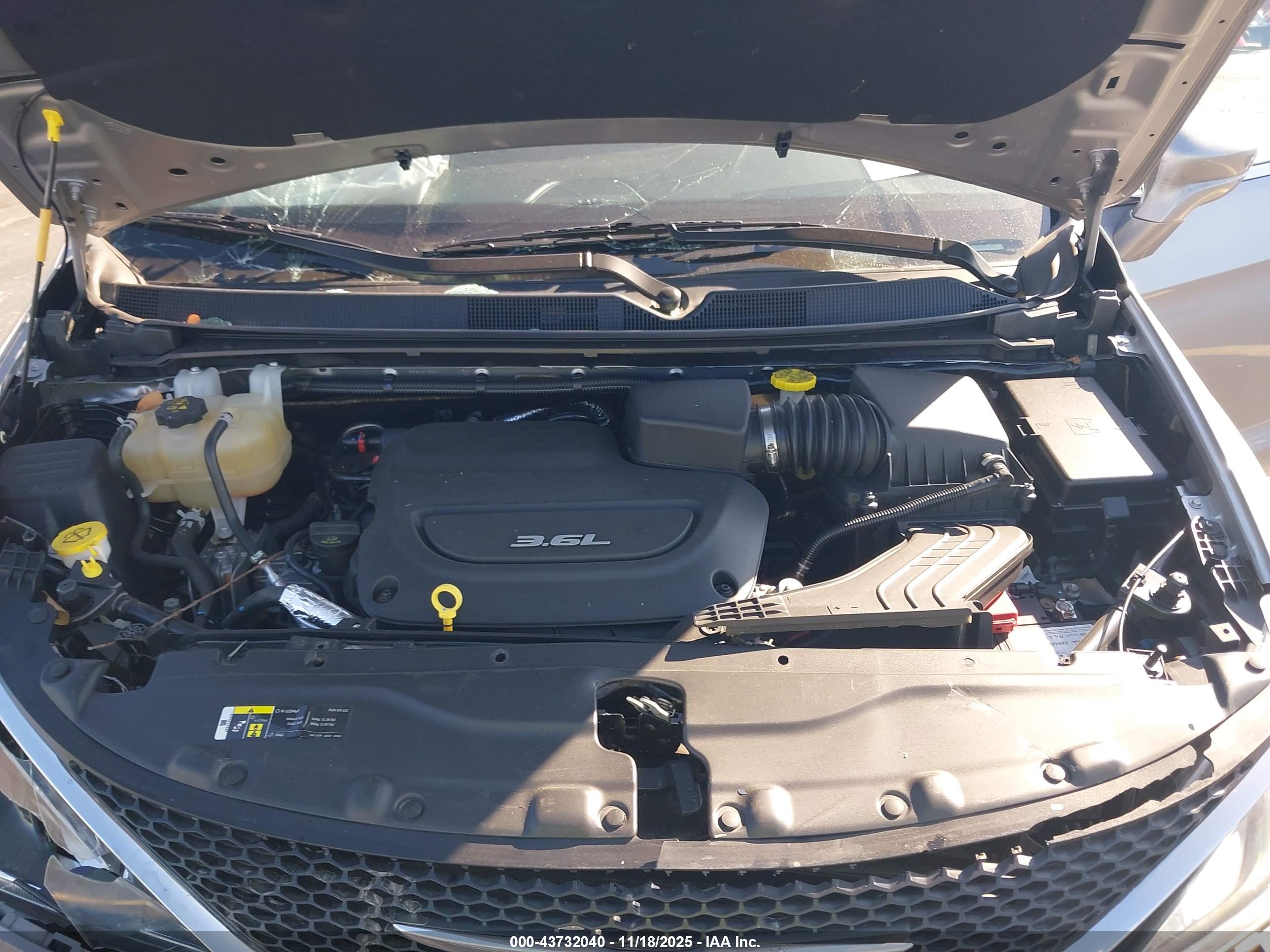 CHRYSLER PACIFICA image 10