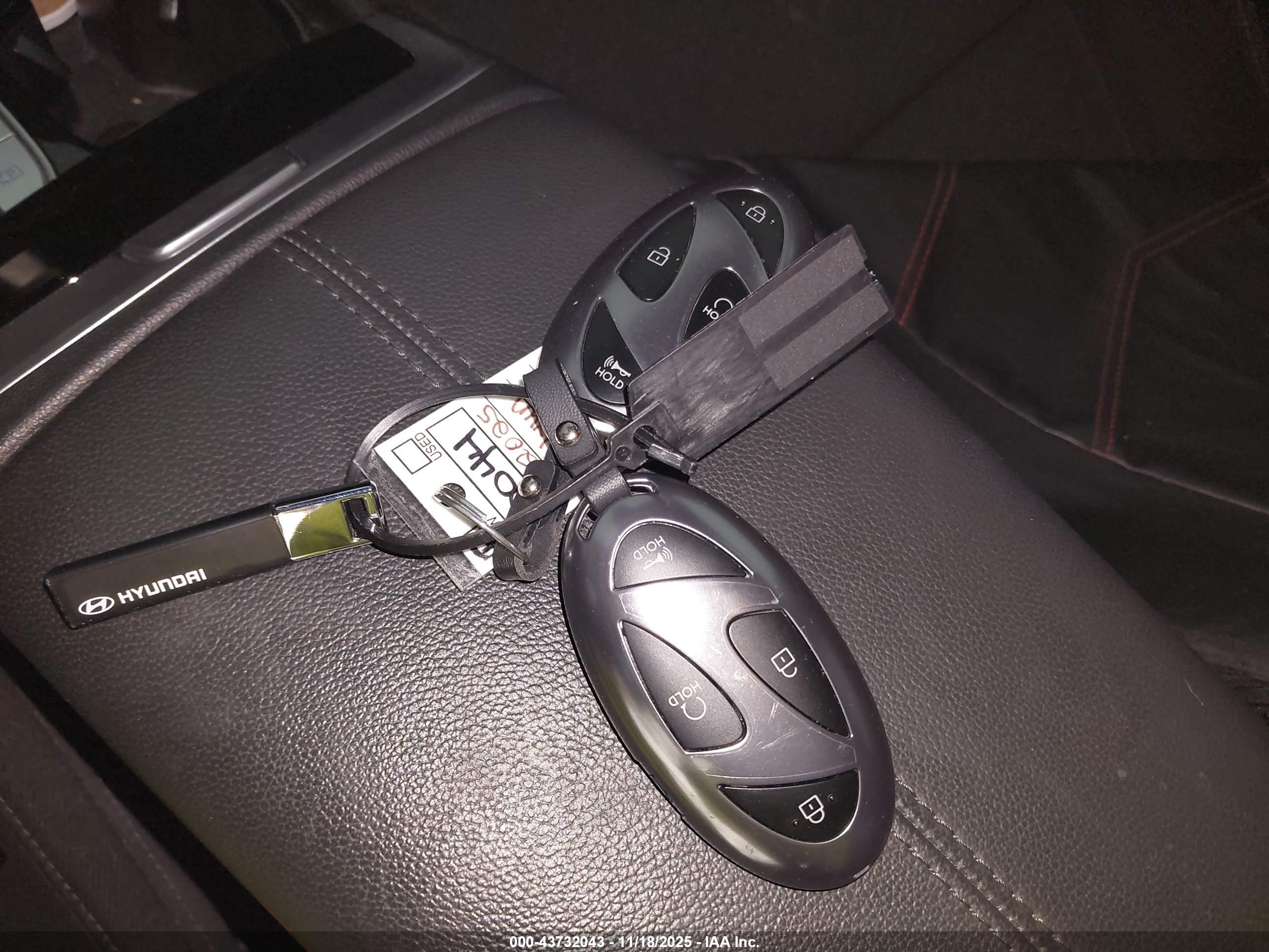 HYUNDAI TUCSON image 11