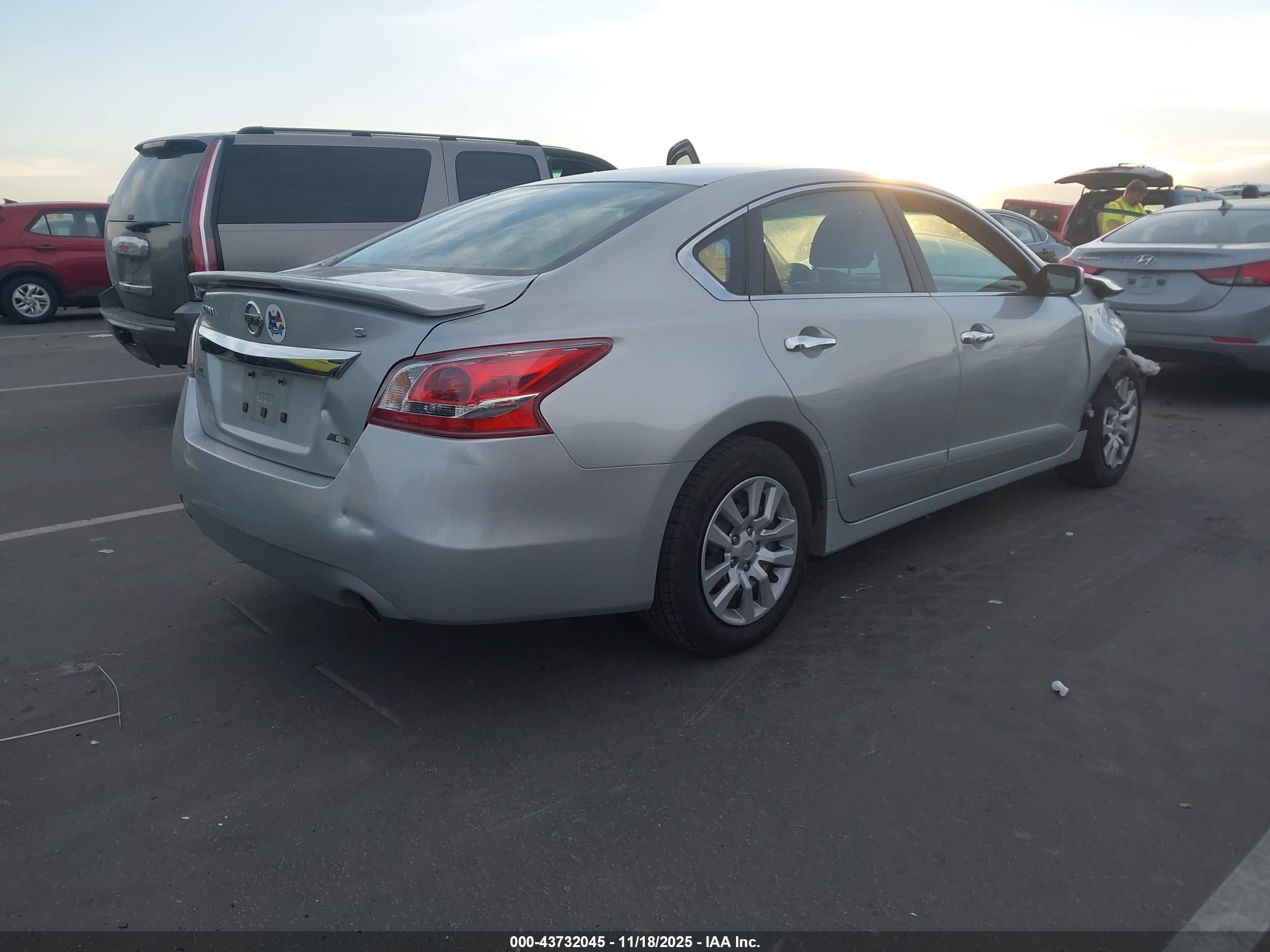 NISSAN ALTIMA image 4