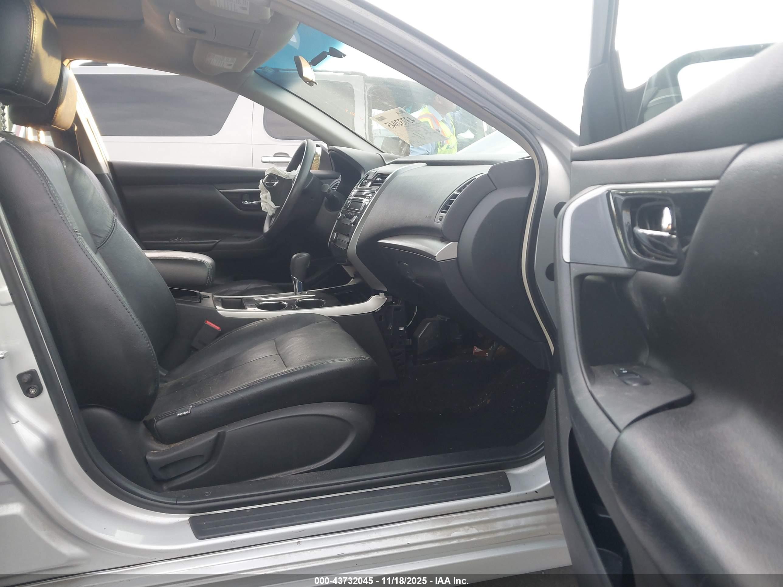 NISSAN ALTIMA image 5