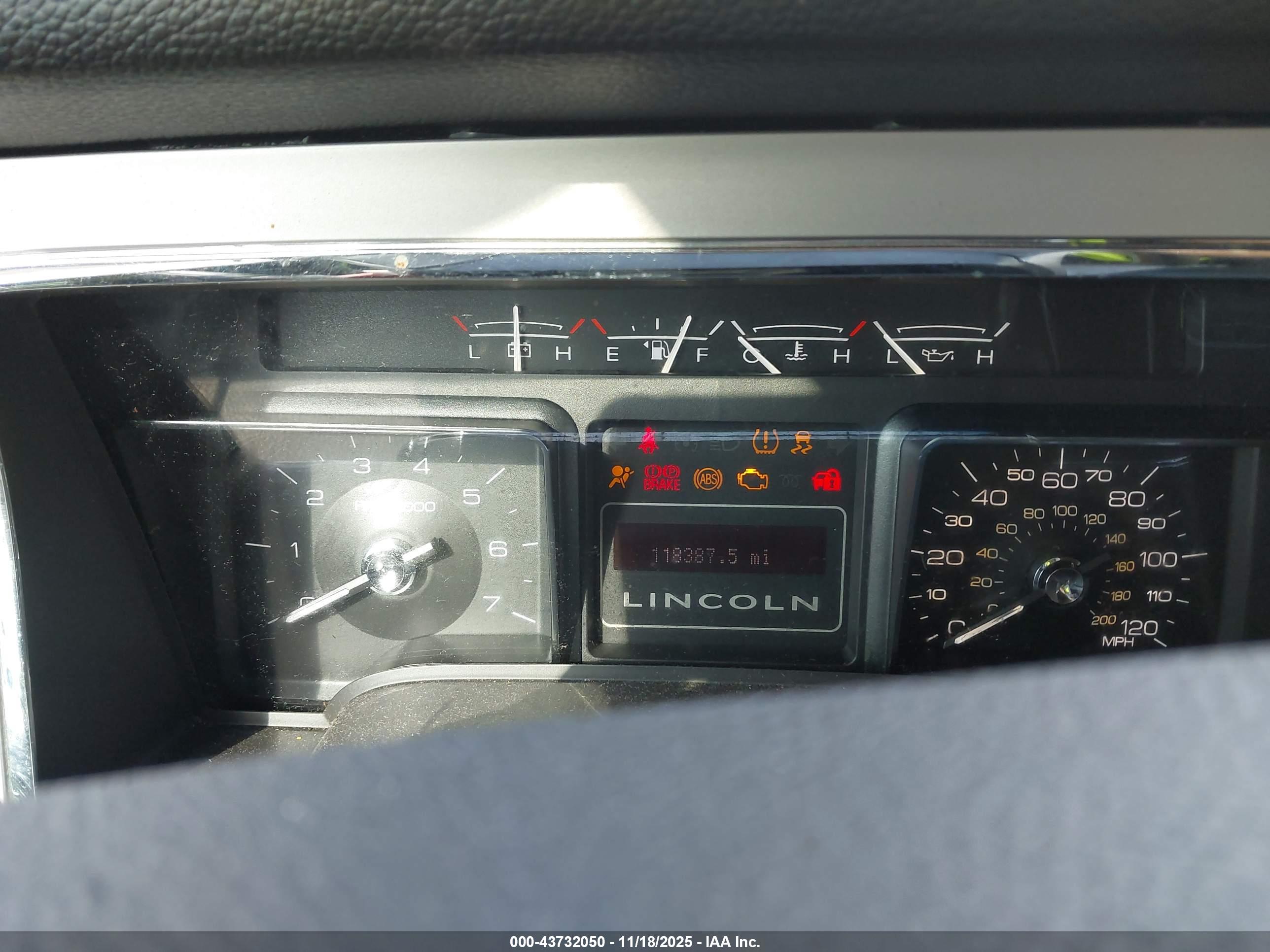 LINCOLN NAVIGATOR image 7