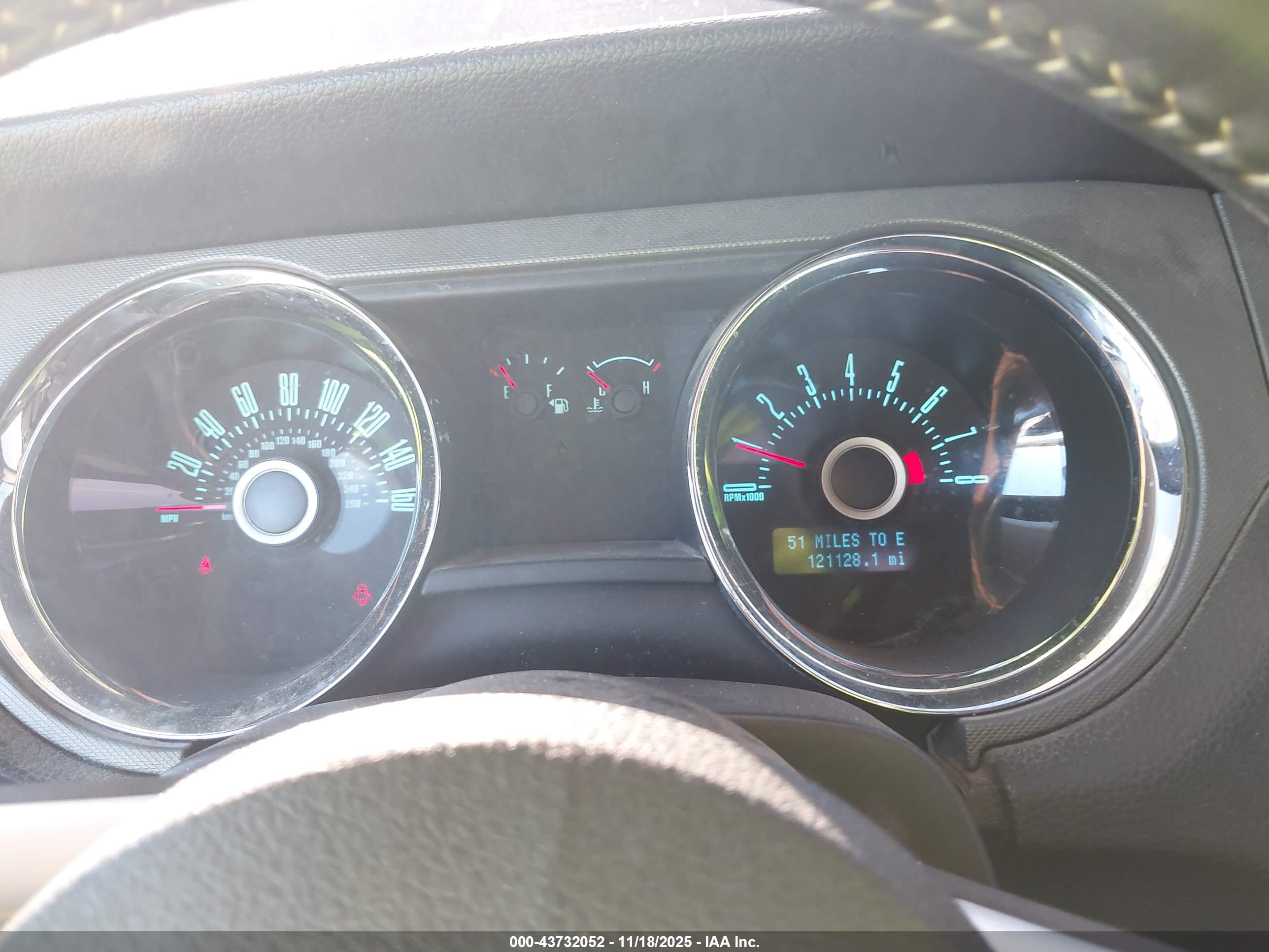 FORD MUSTANG image 7