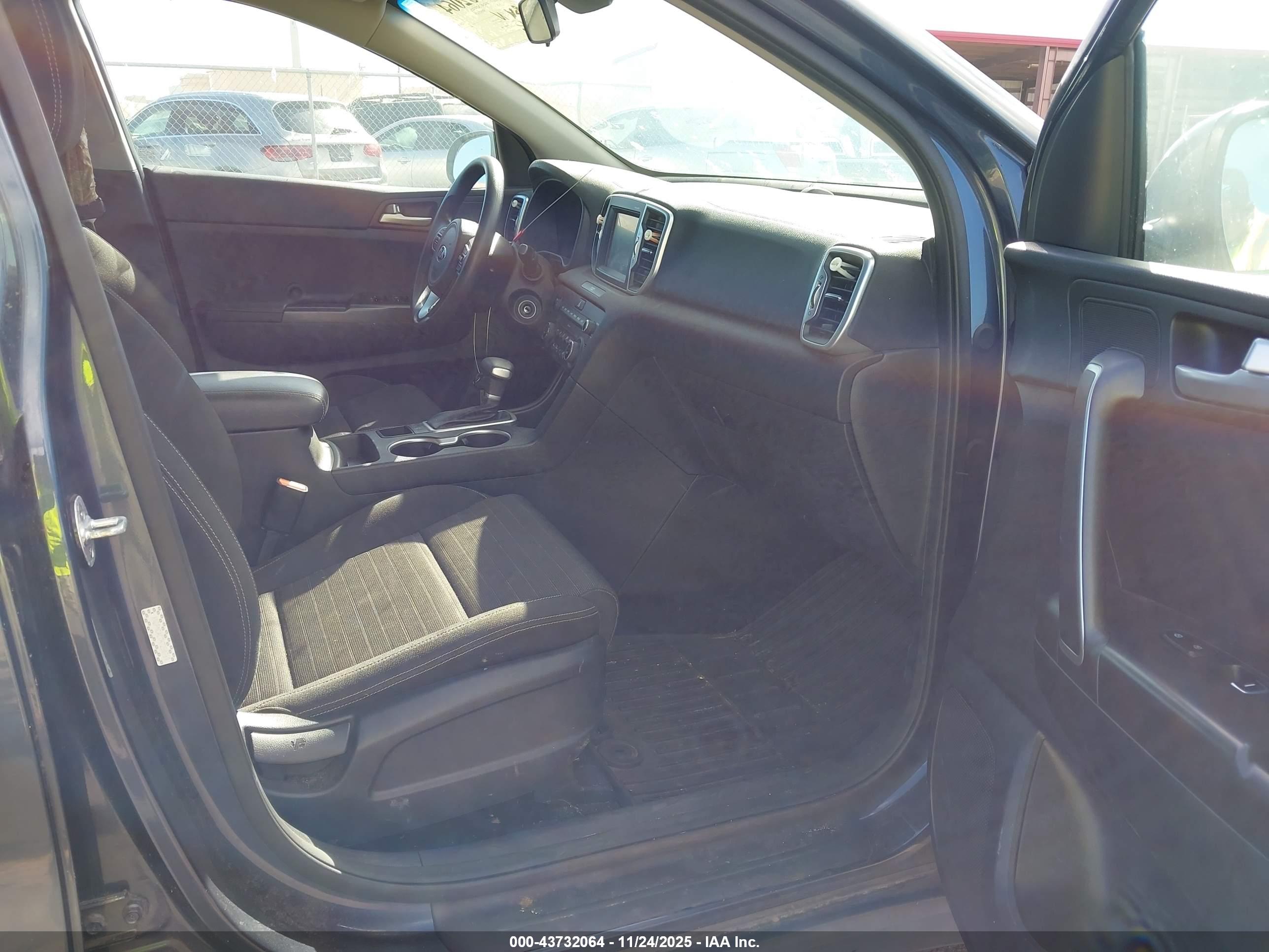 KIA SPORTAGE image 5
