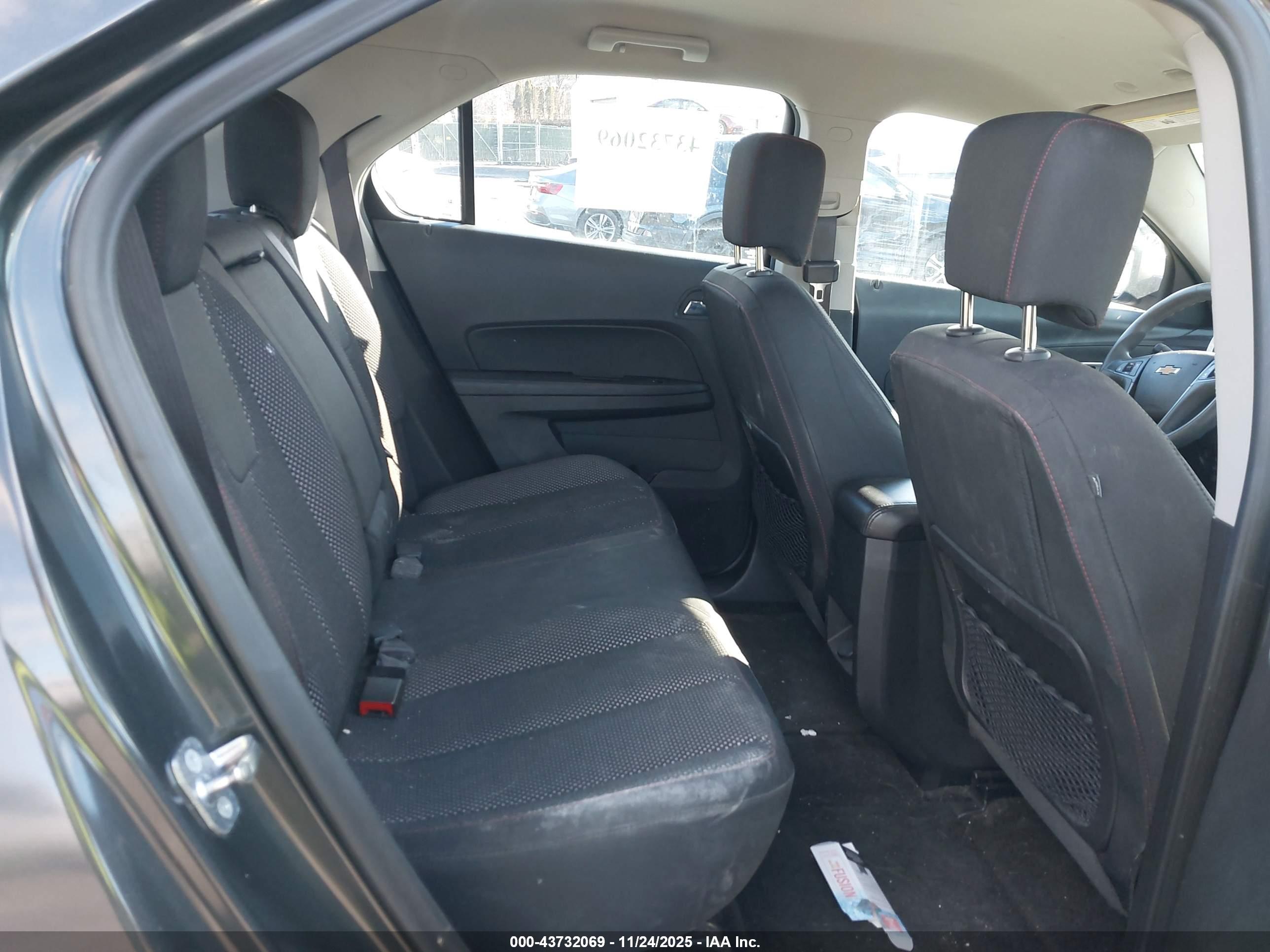 CHEVROLET EQUINOX image 8