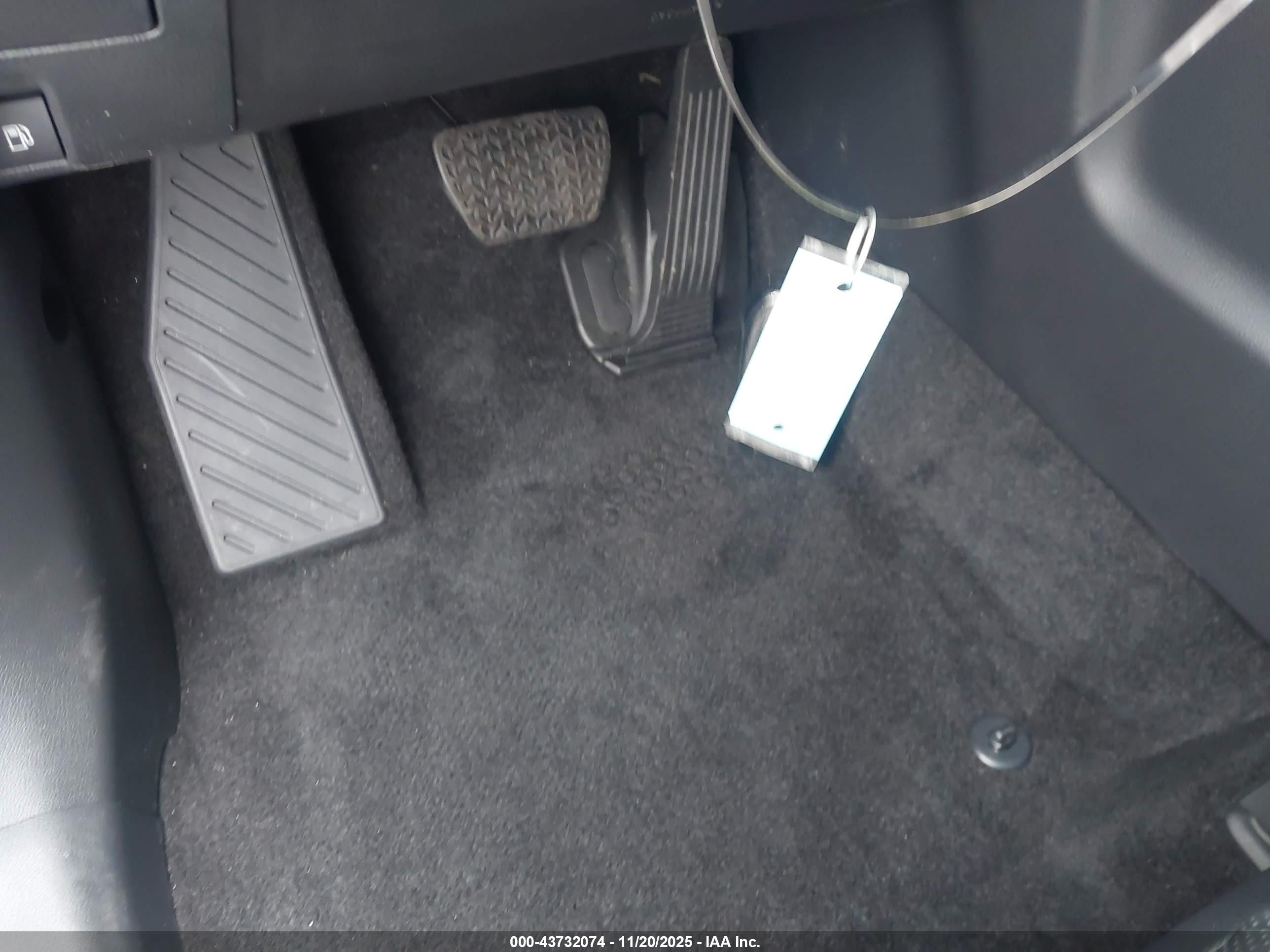 TOYOTA GRAND image 11