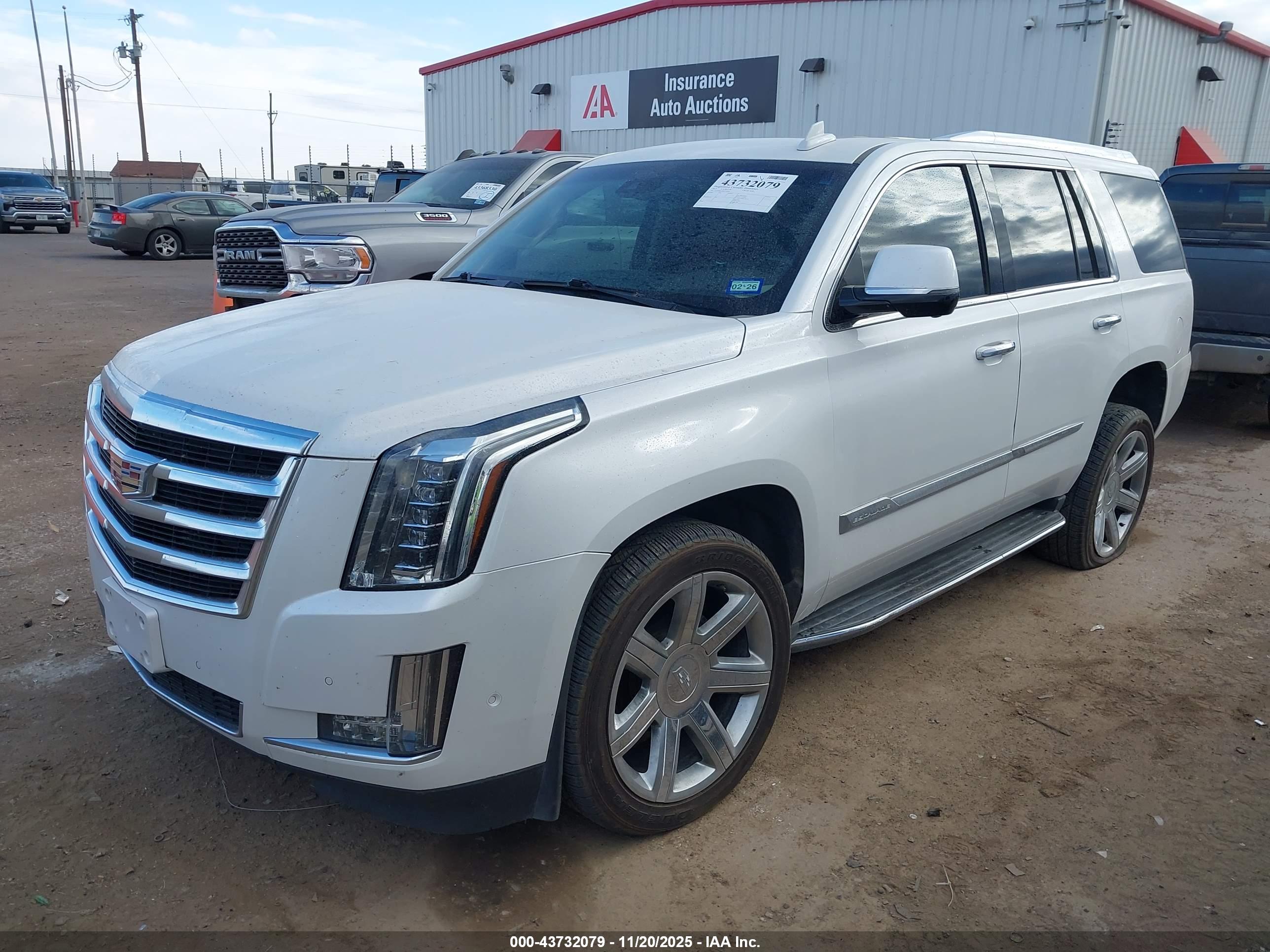 CADILLAC ESCALADE image 2