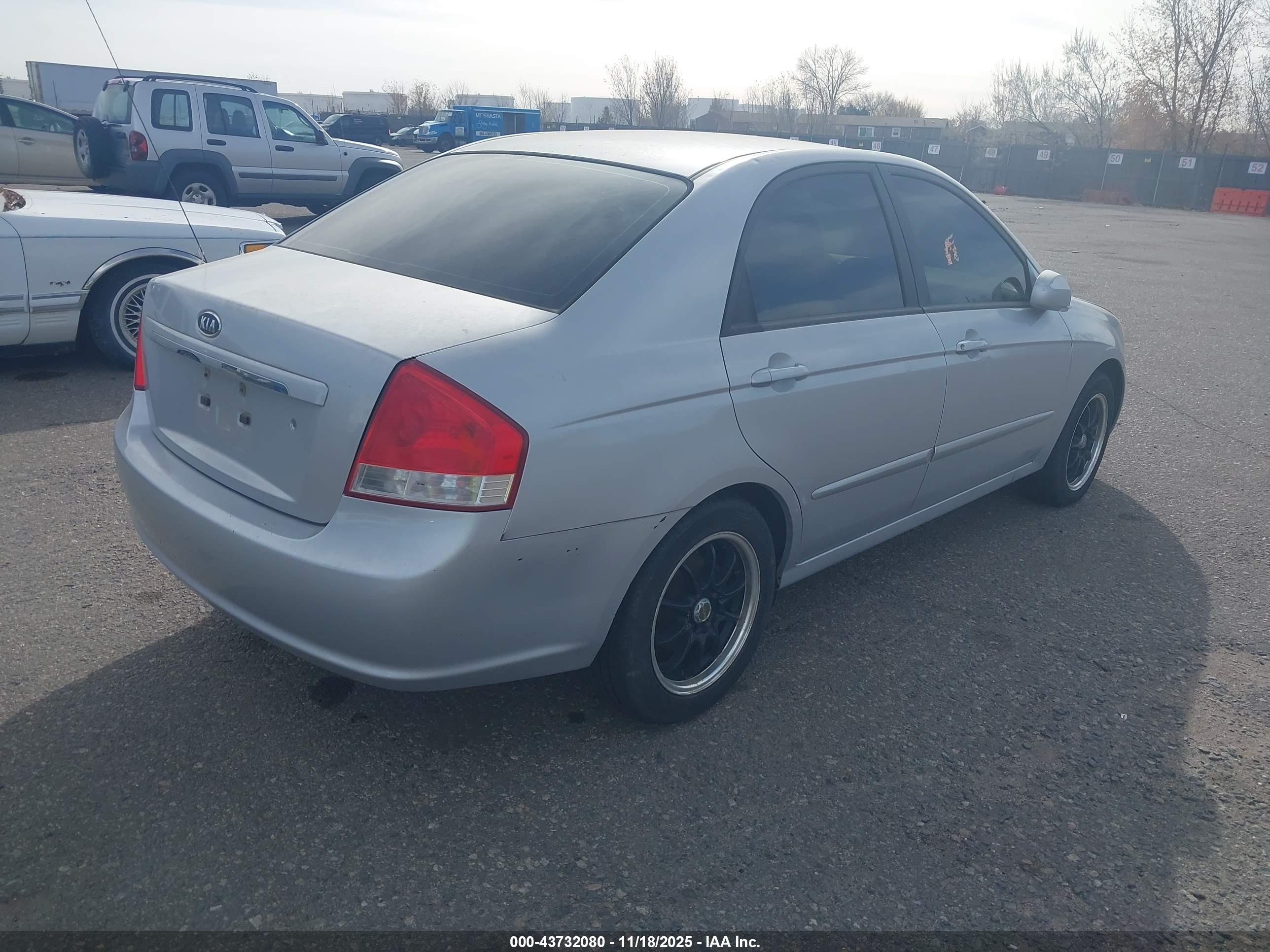 KIA SPECTRA image 4