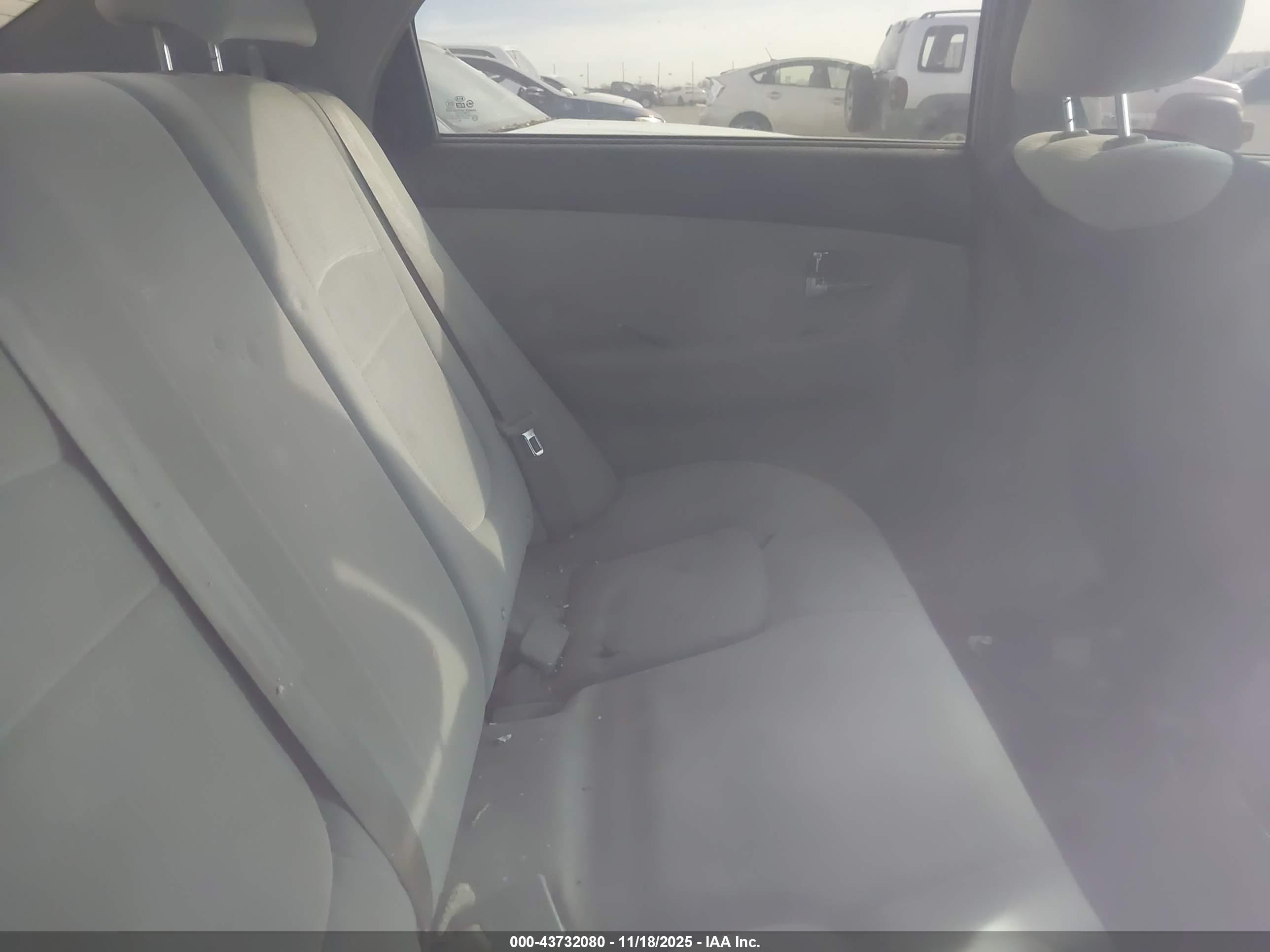 KIA SPECTRA image 8