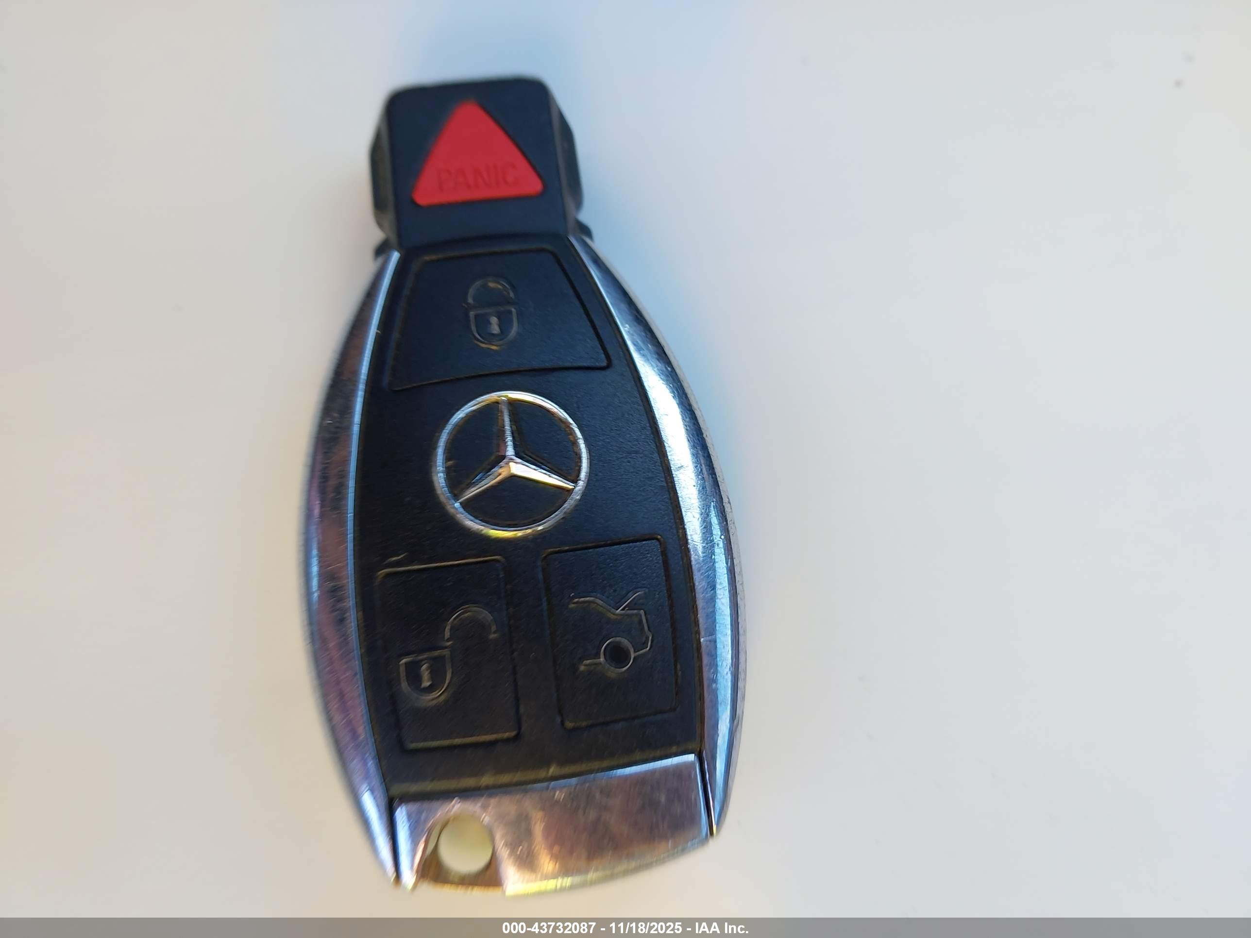 MERCEDES-BENZ E image 11