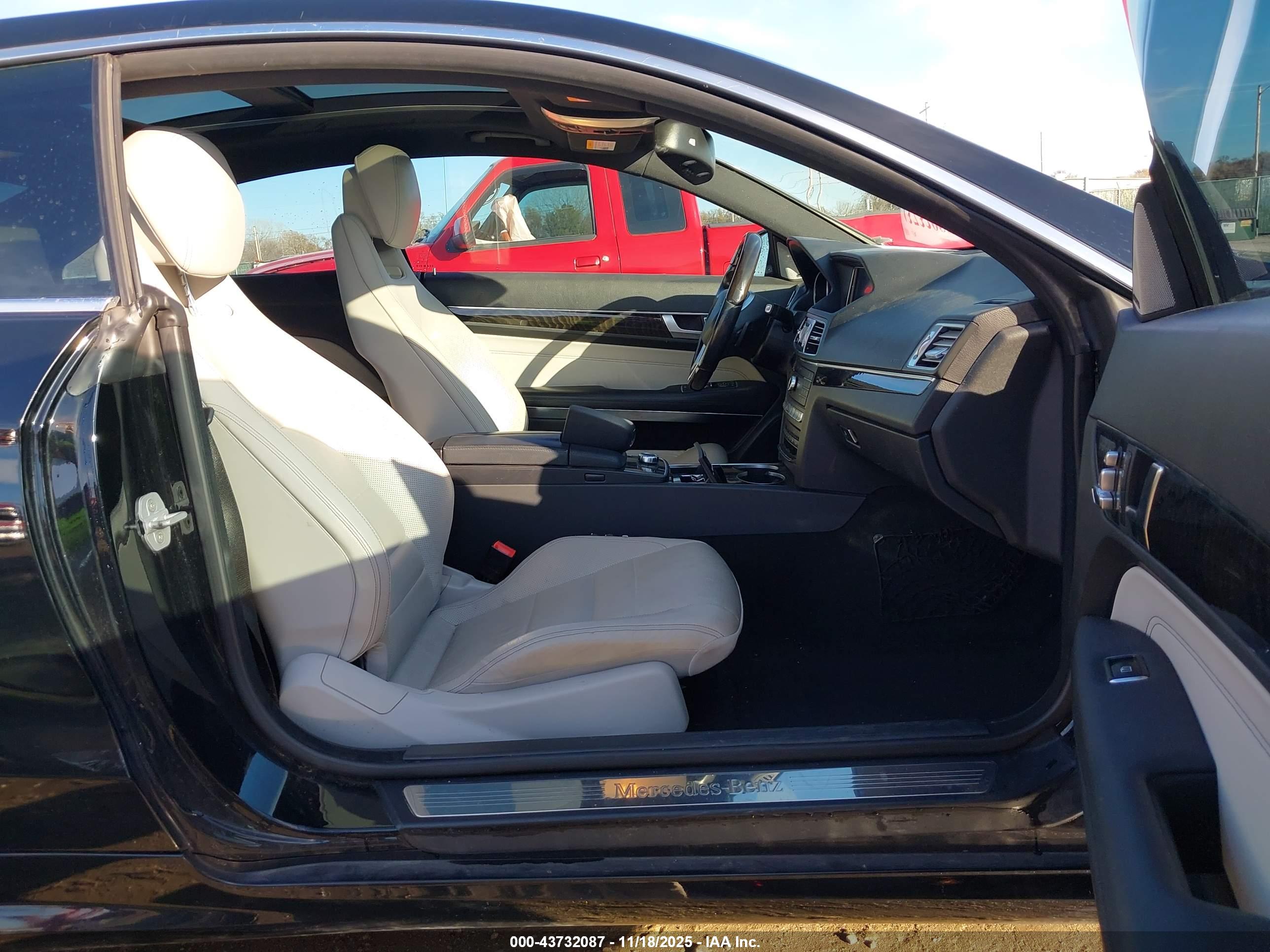 MERCEDES-BENZ E image 5