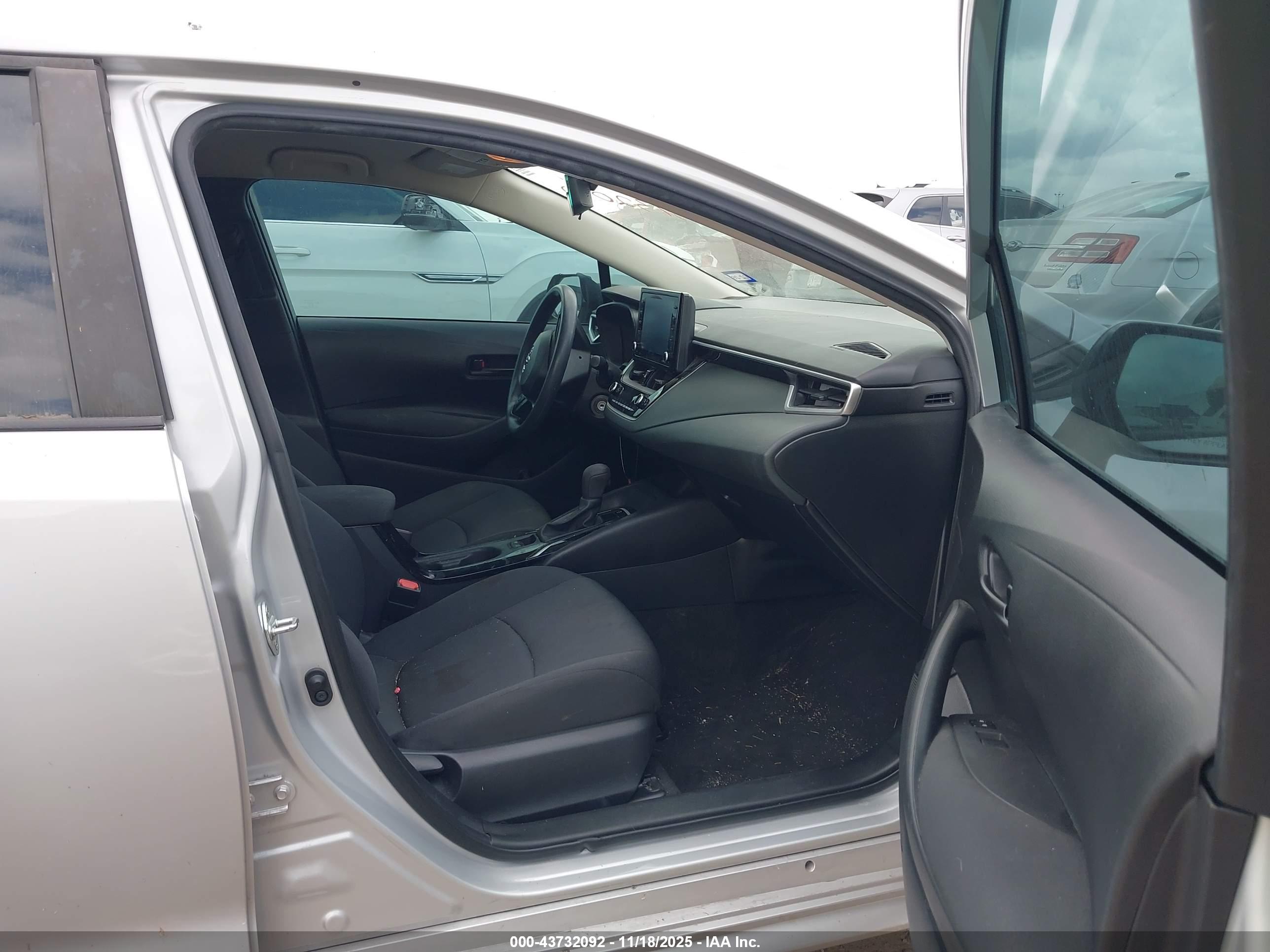 TOYOTA COROLLA image 5