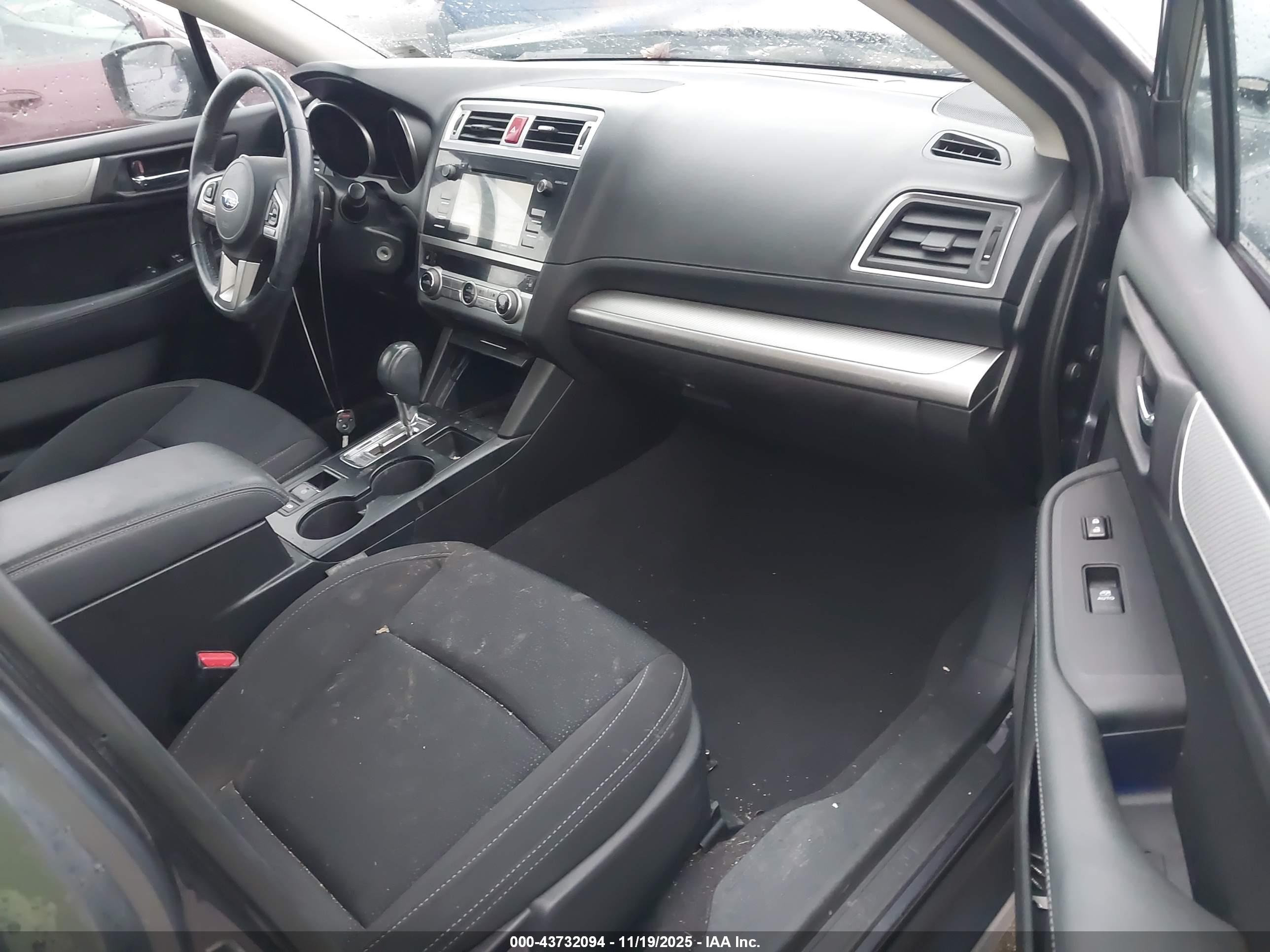 SUBARU LEGACY image 5