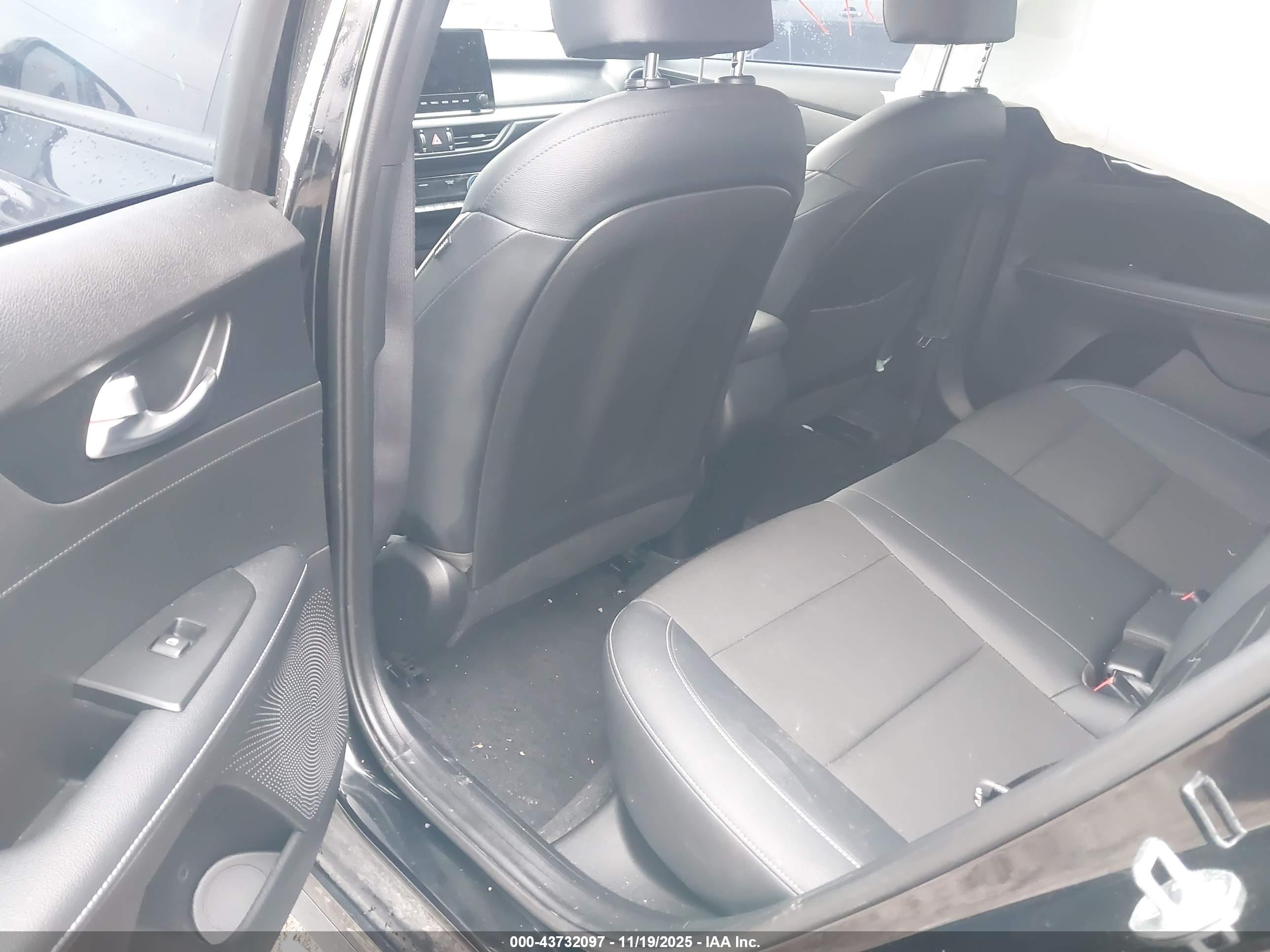 KIA FORTE image 8