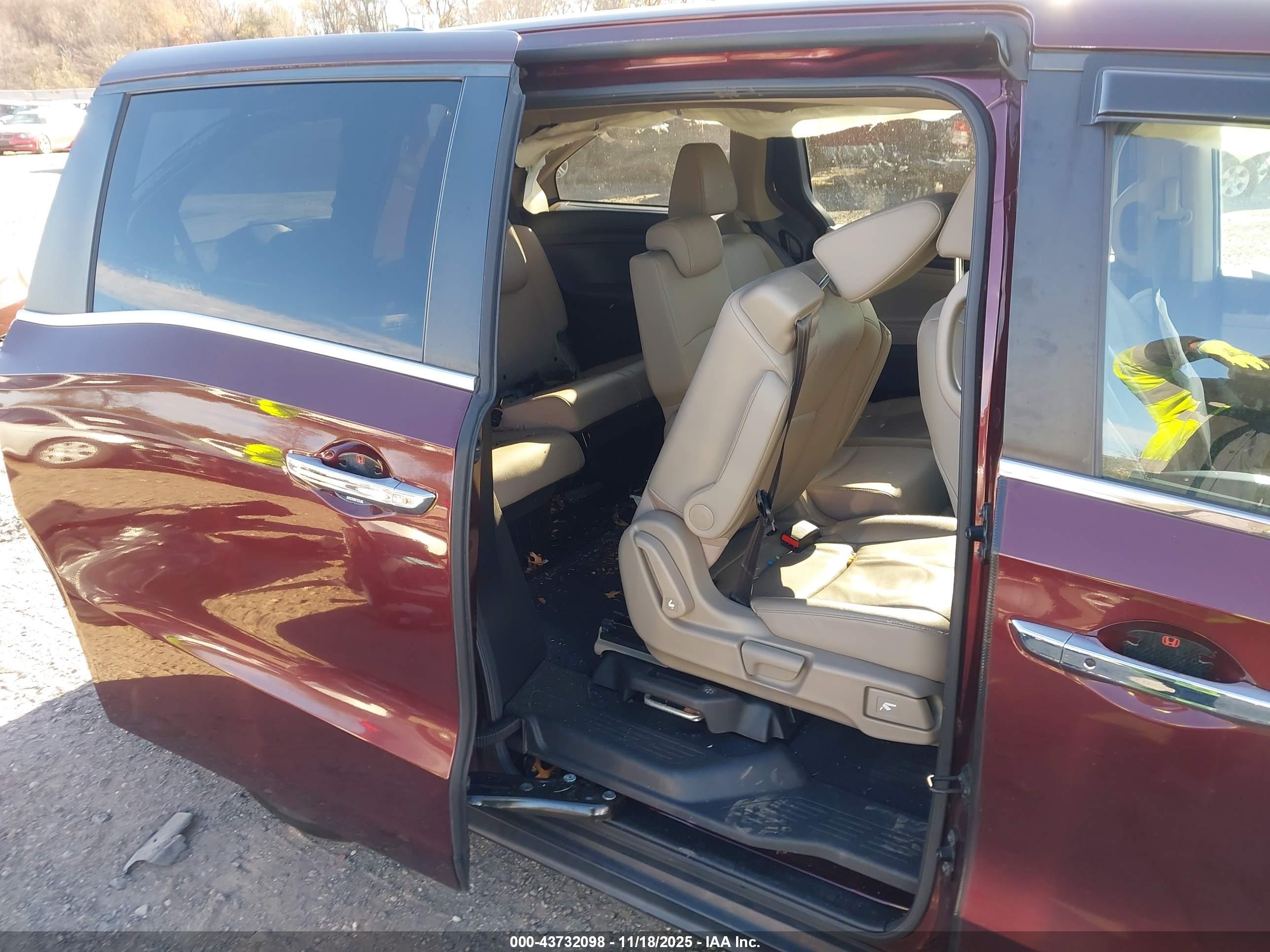 HONDA ODYSSEY image 8