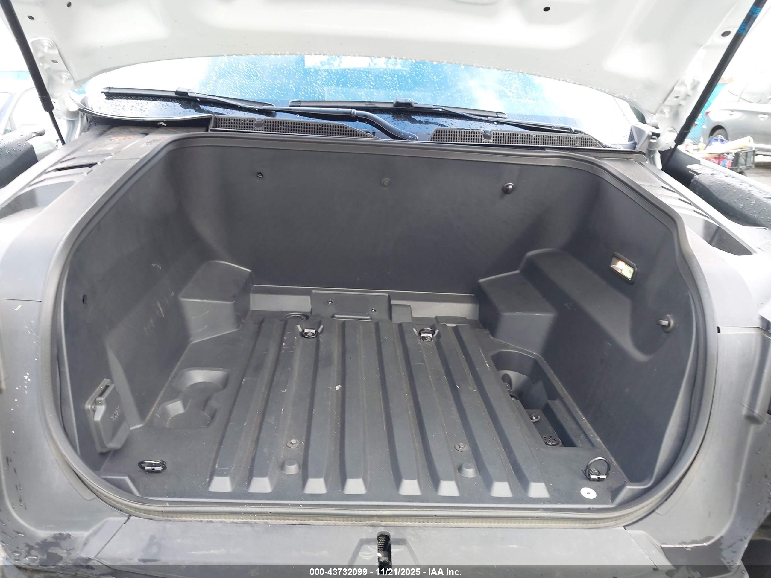 CHEVROLET SILVERADO image 10