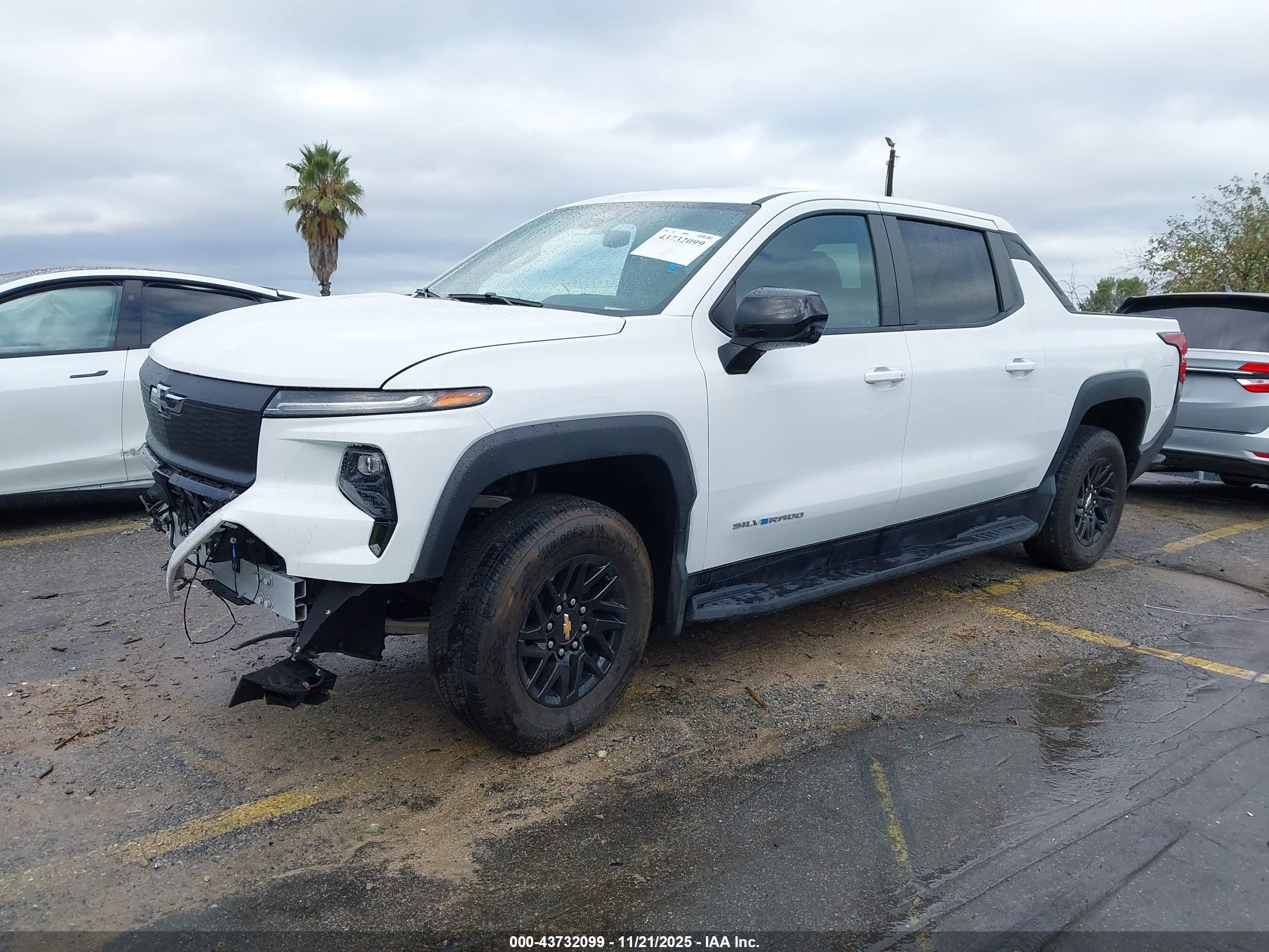 CHEVROLET SILVERADO image 2