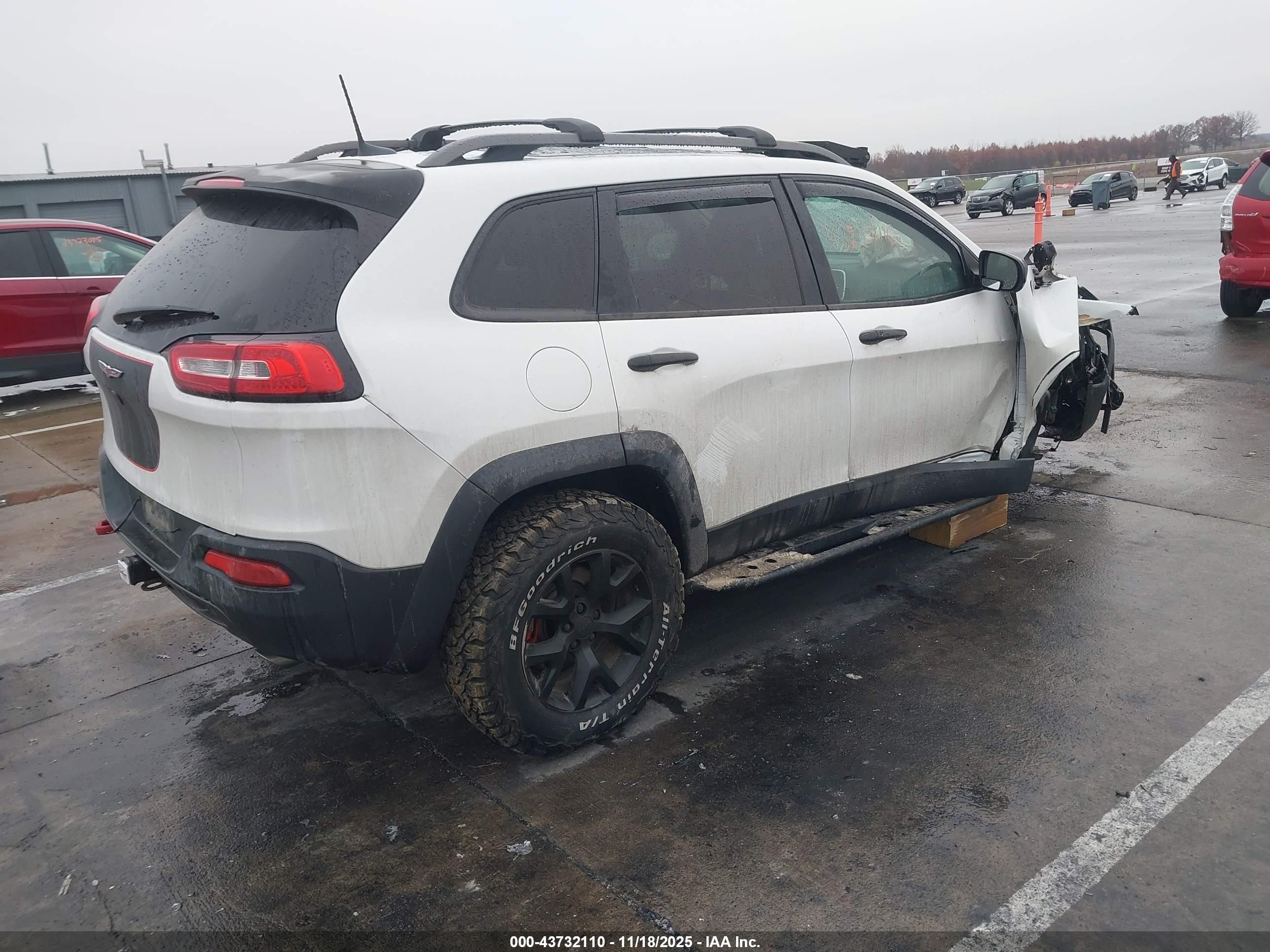 JEEP CHEROKEE image 4