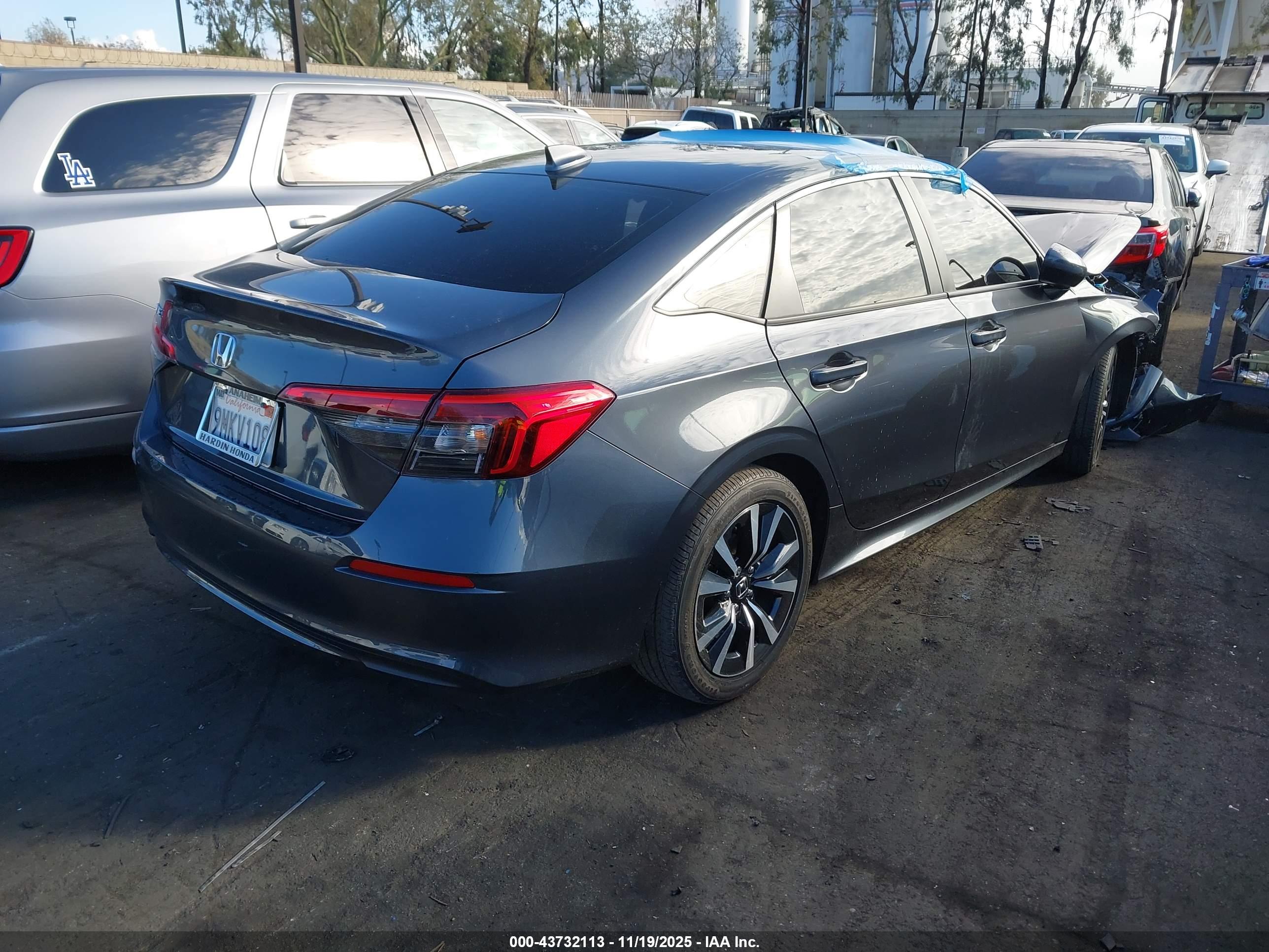 HONDA CIVIC image 4