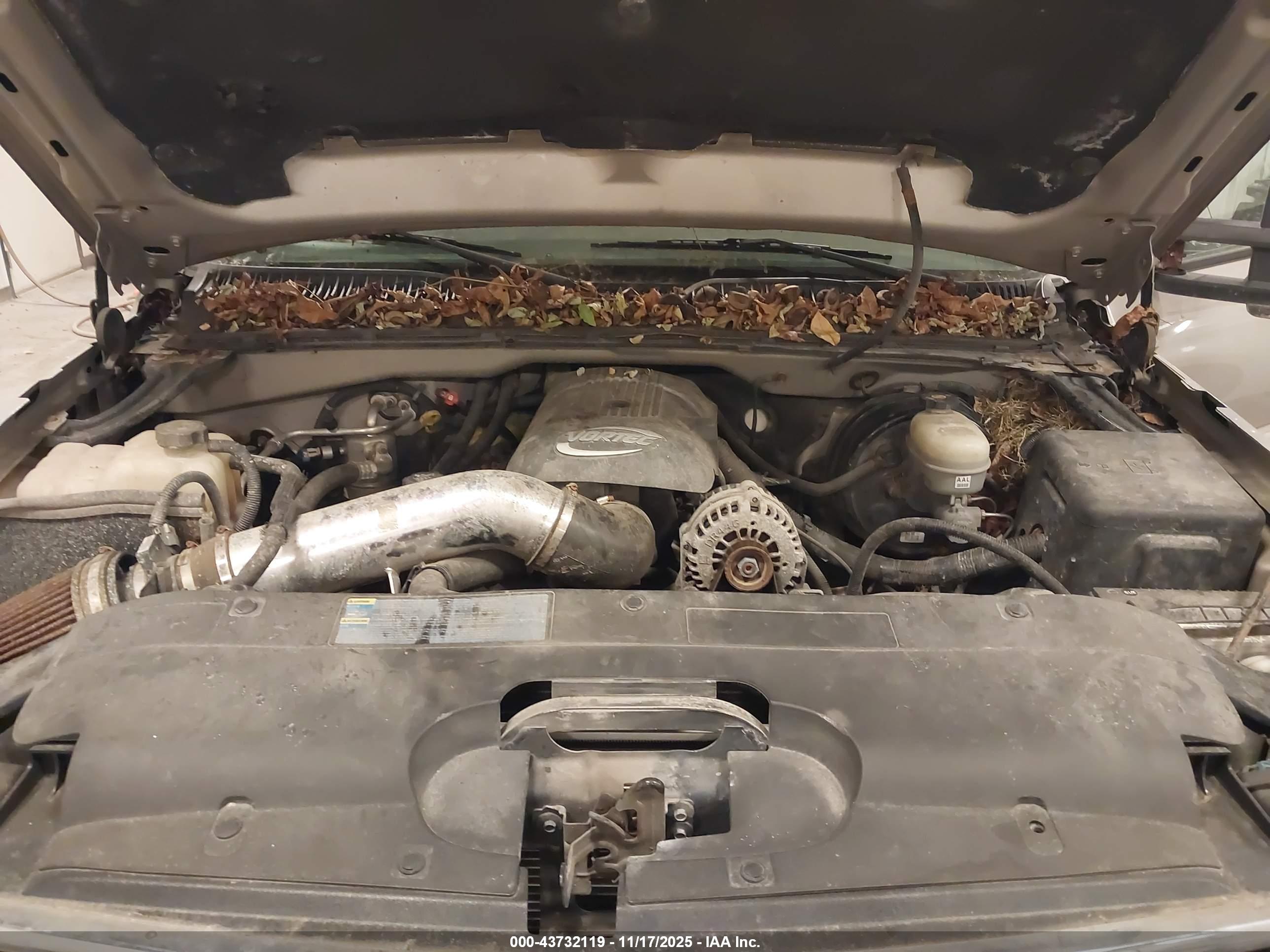 CHEVROLET SILVERADO image 10