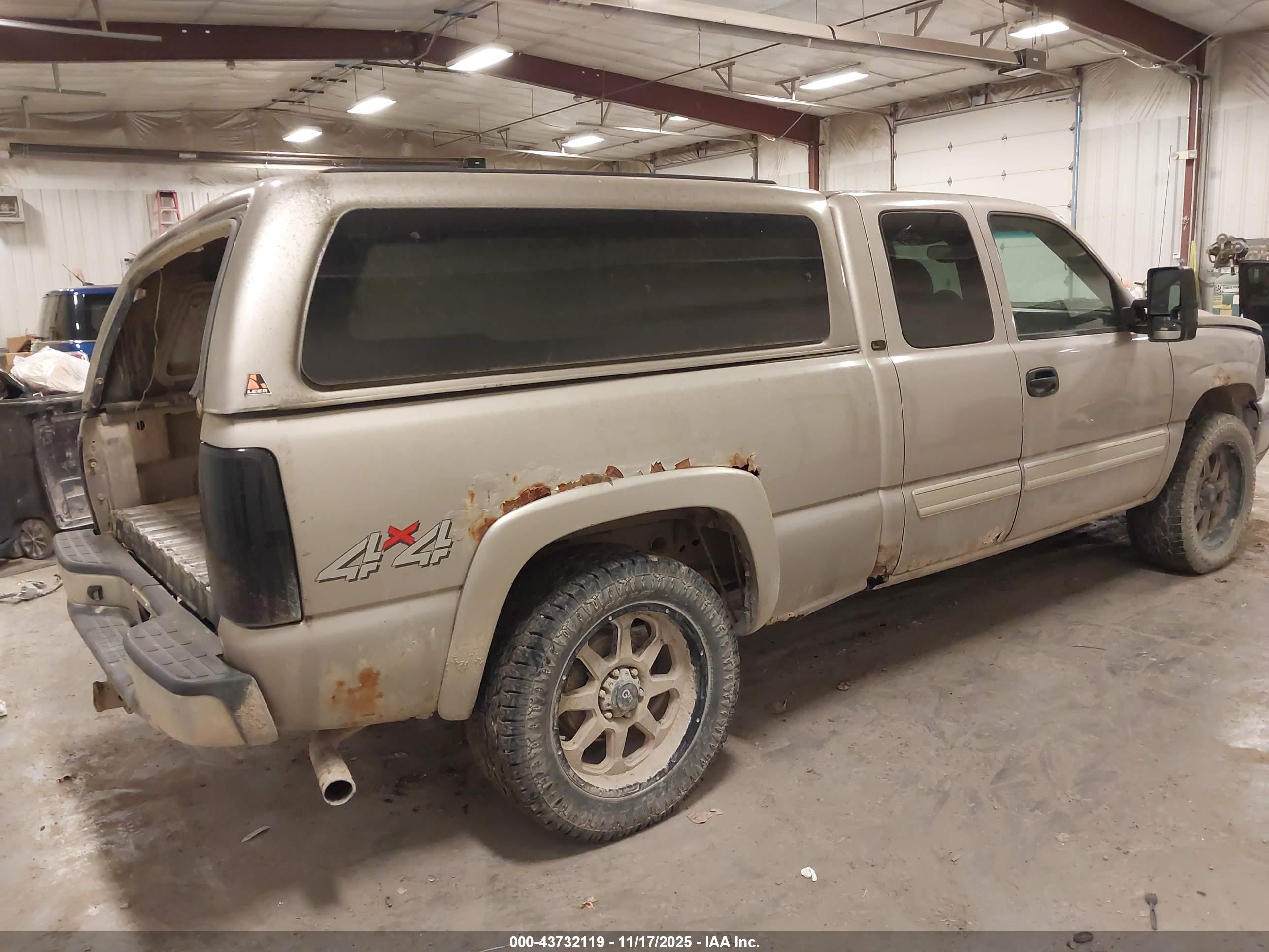 CHEVROLET SILVERADO image 4
