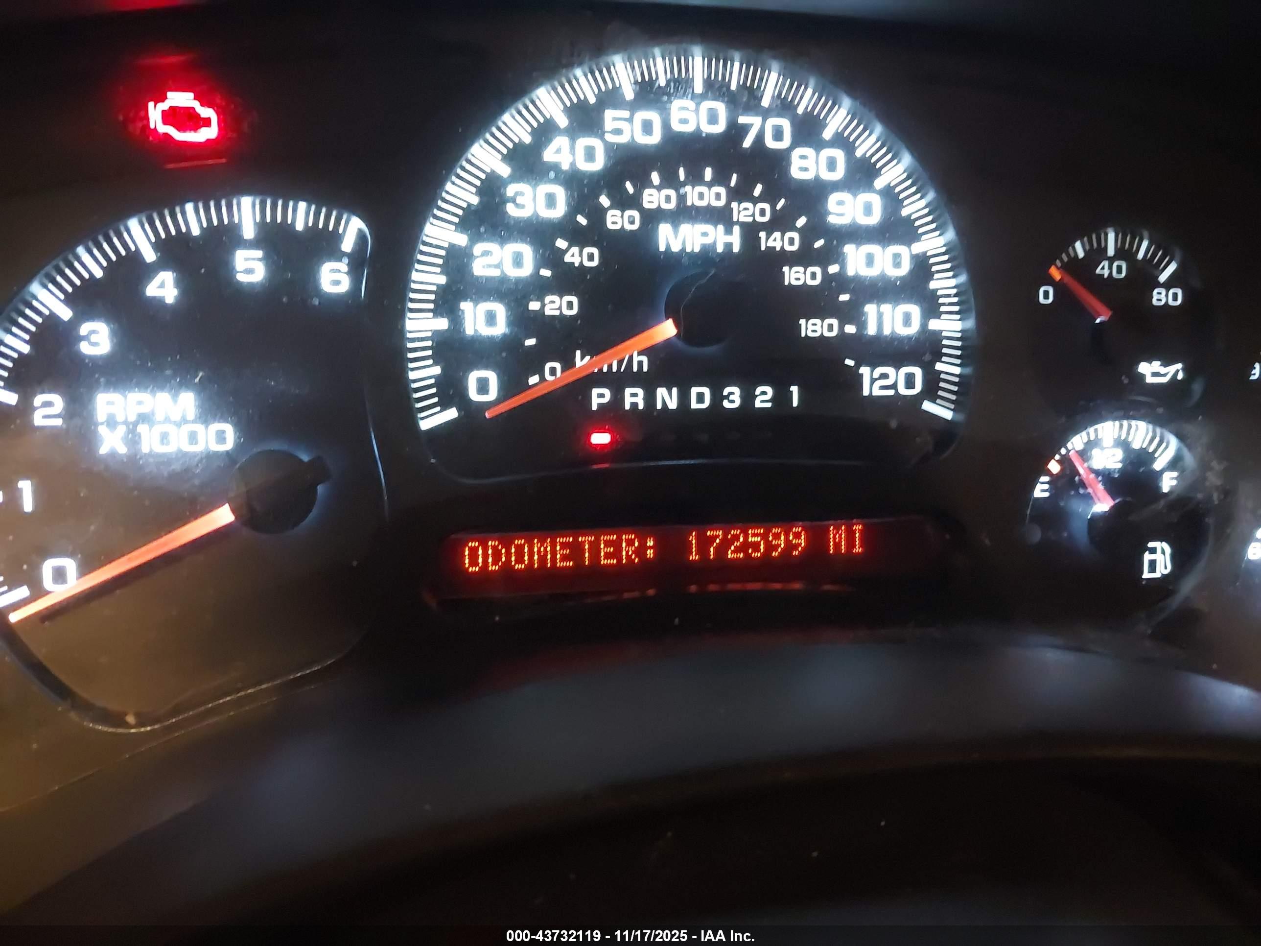 CHEVROLET SILVERADO image 7
