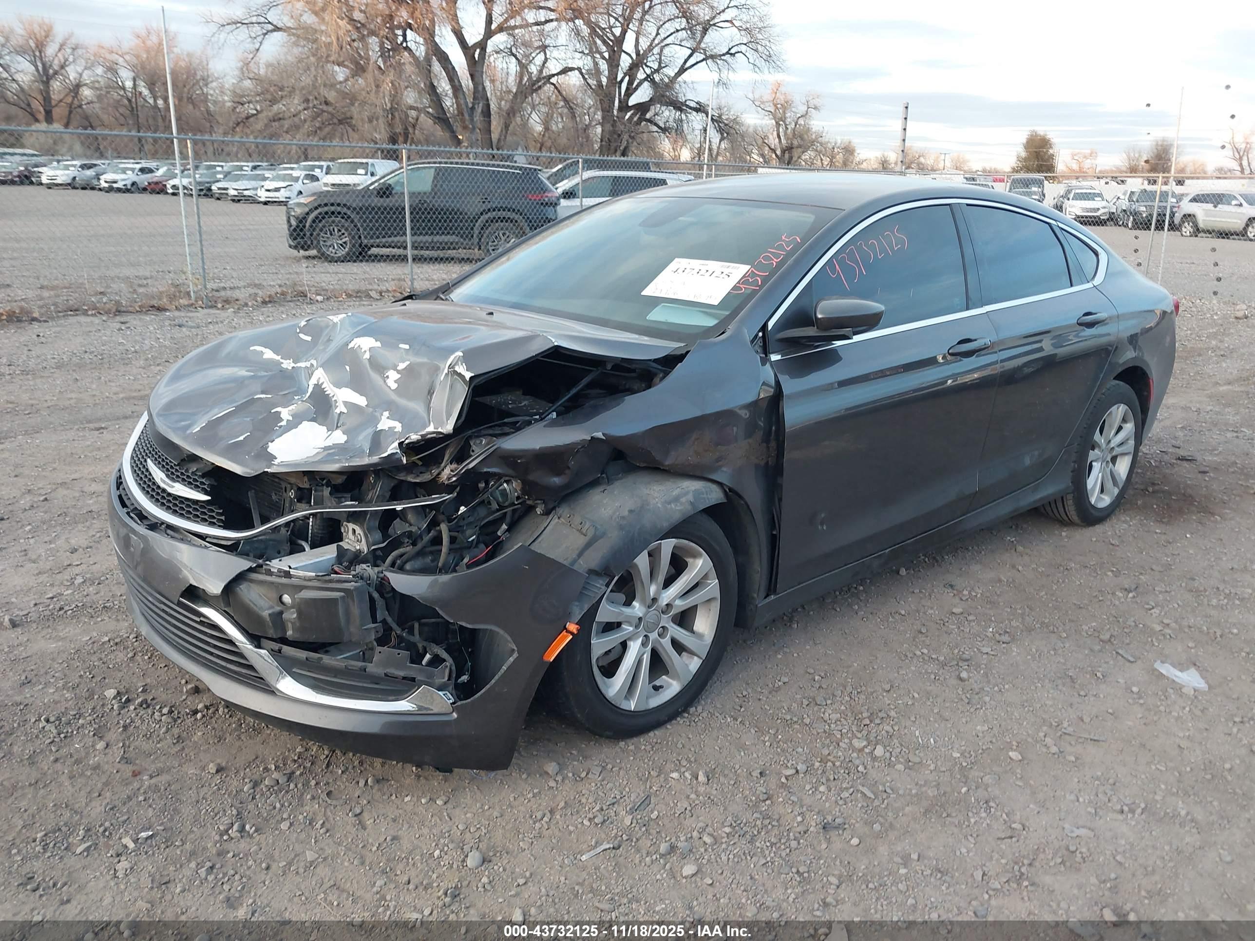 CHRYSLER 200 image 2