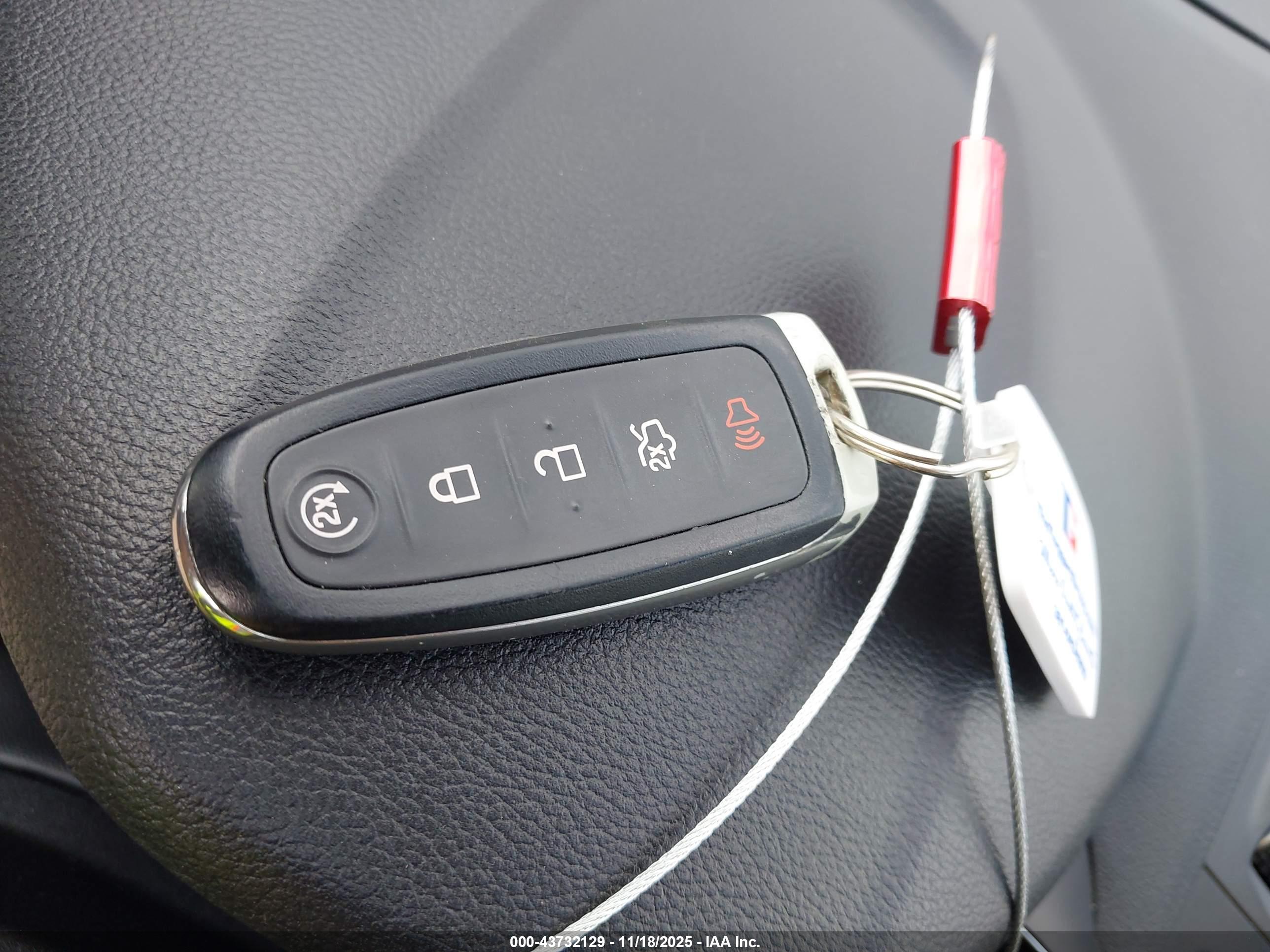 FORD ESCAPE image 11