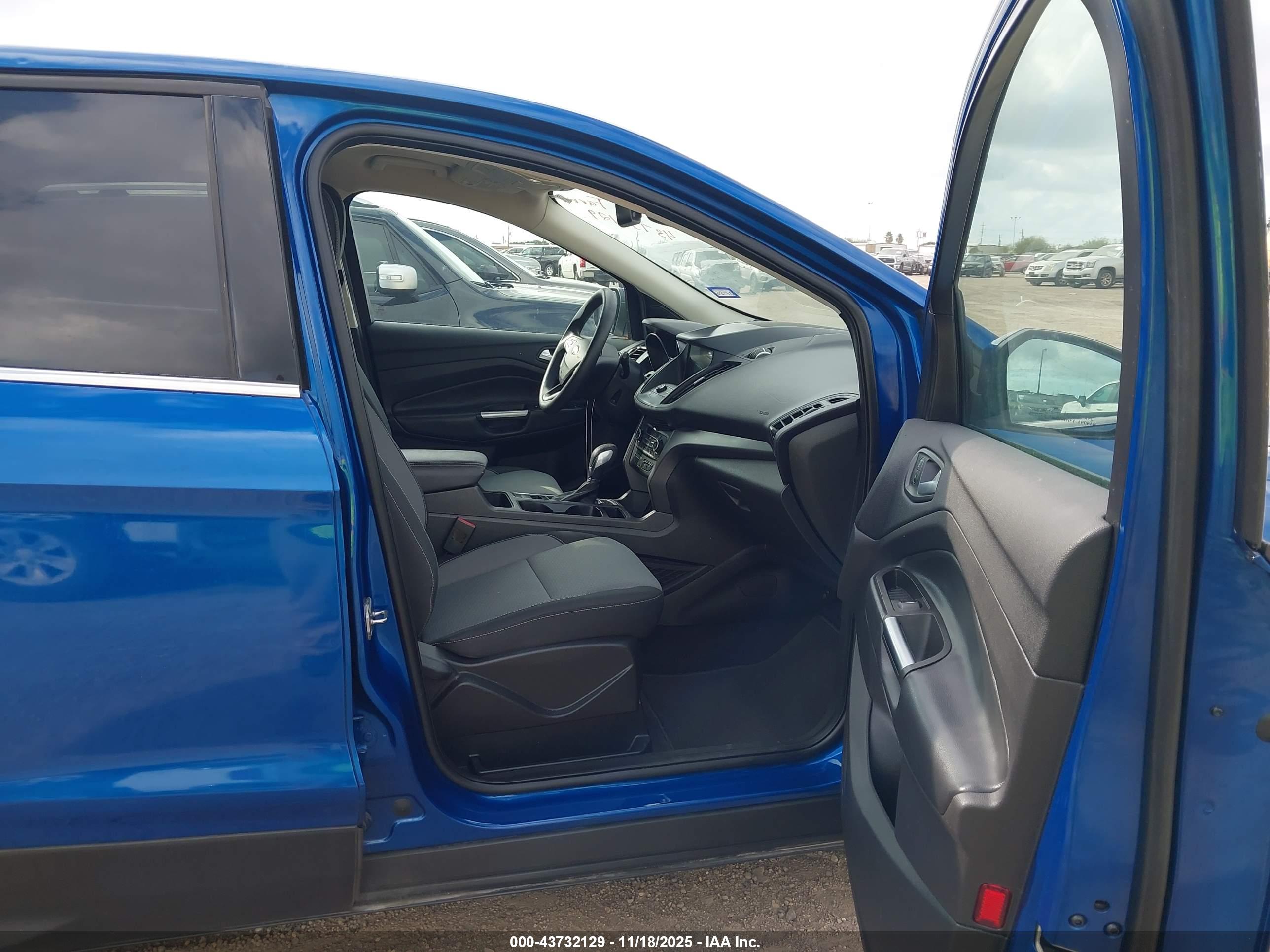 FORD ESCAPE image 5