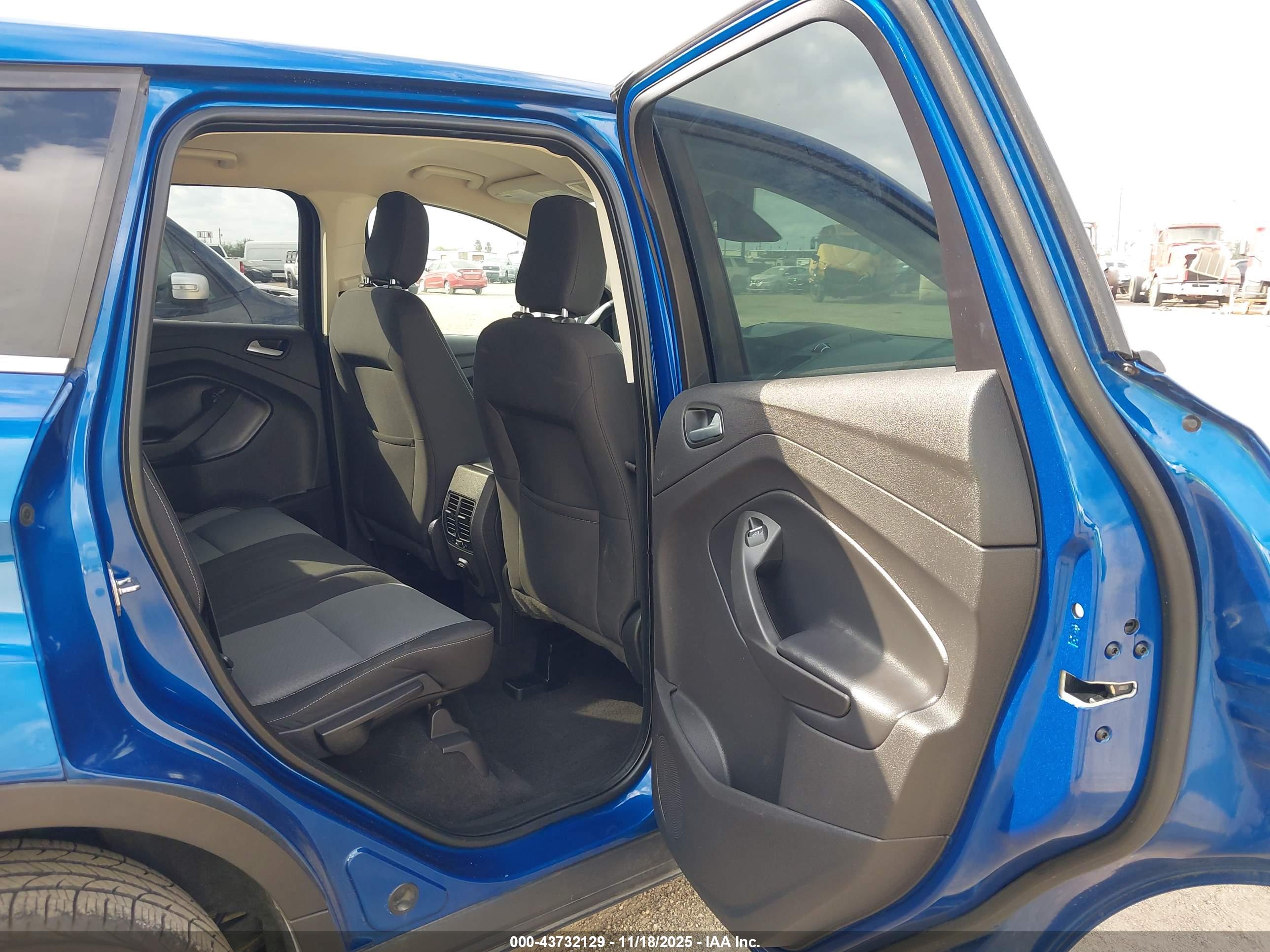 FORD ESCAPE image 8