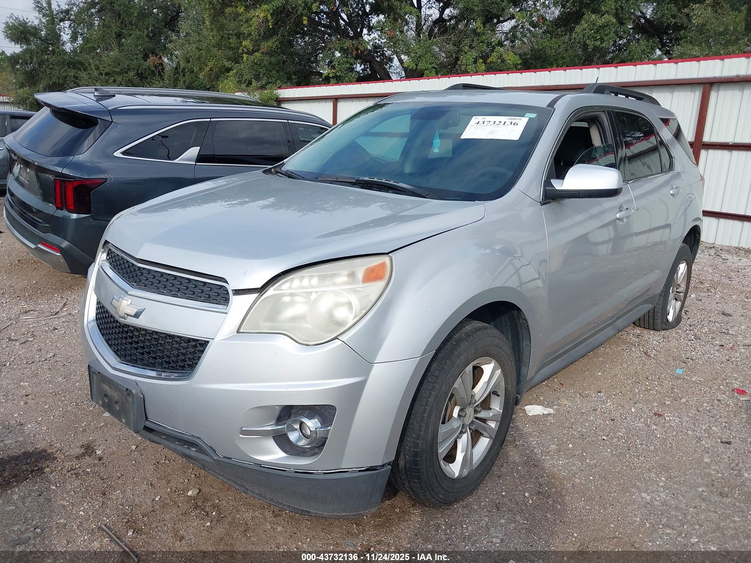 CHEVROLET EQUINOX image 2