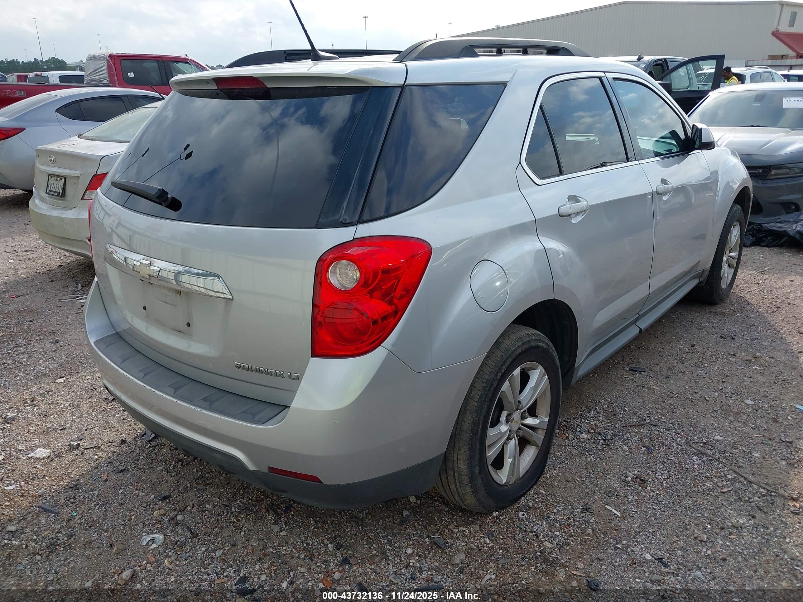 CHEVROLET EQUINOX image 4