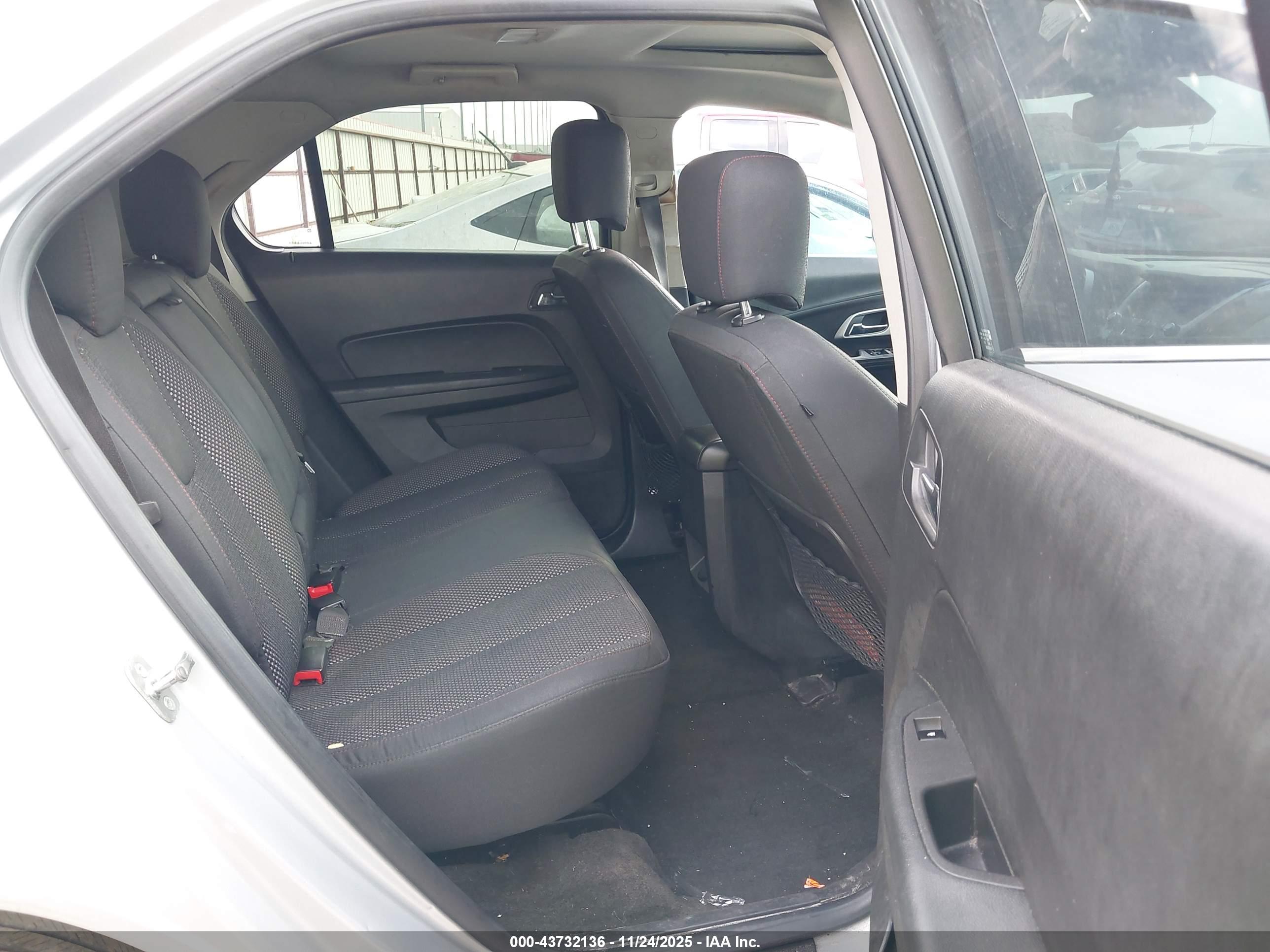 CHEVROLET EQUINOX image 8