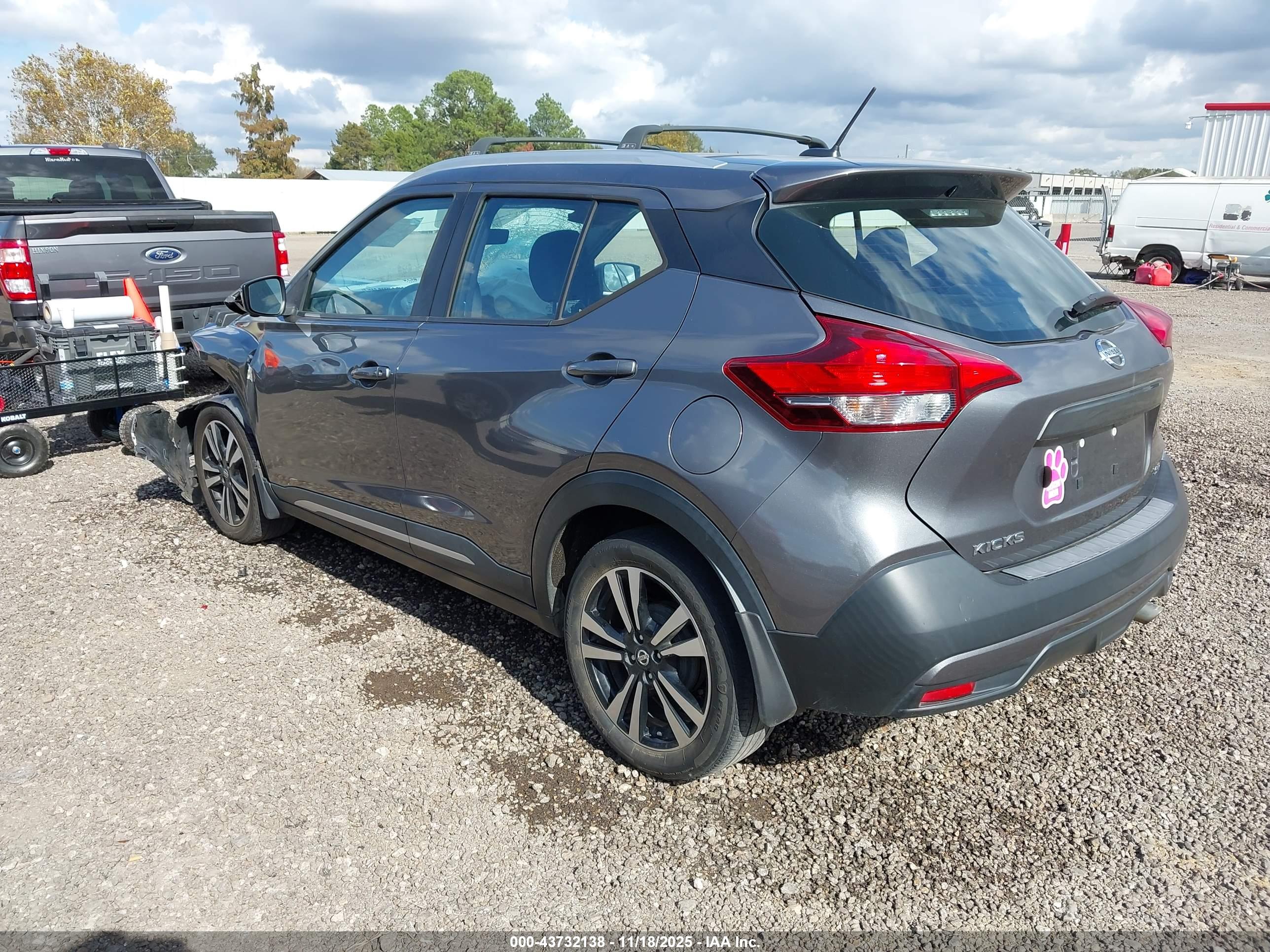 NISSAN KICKS image 3