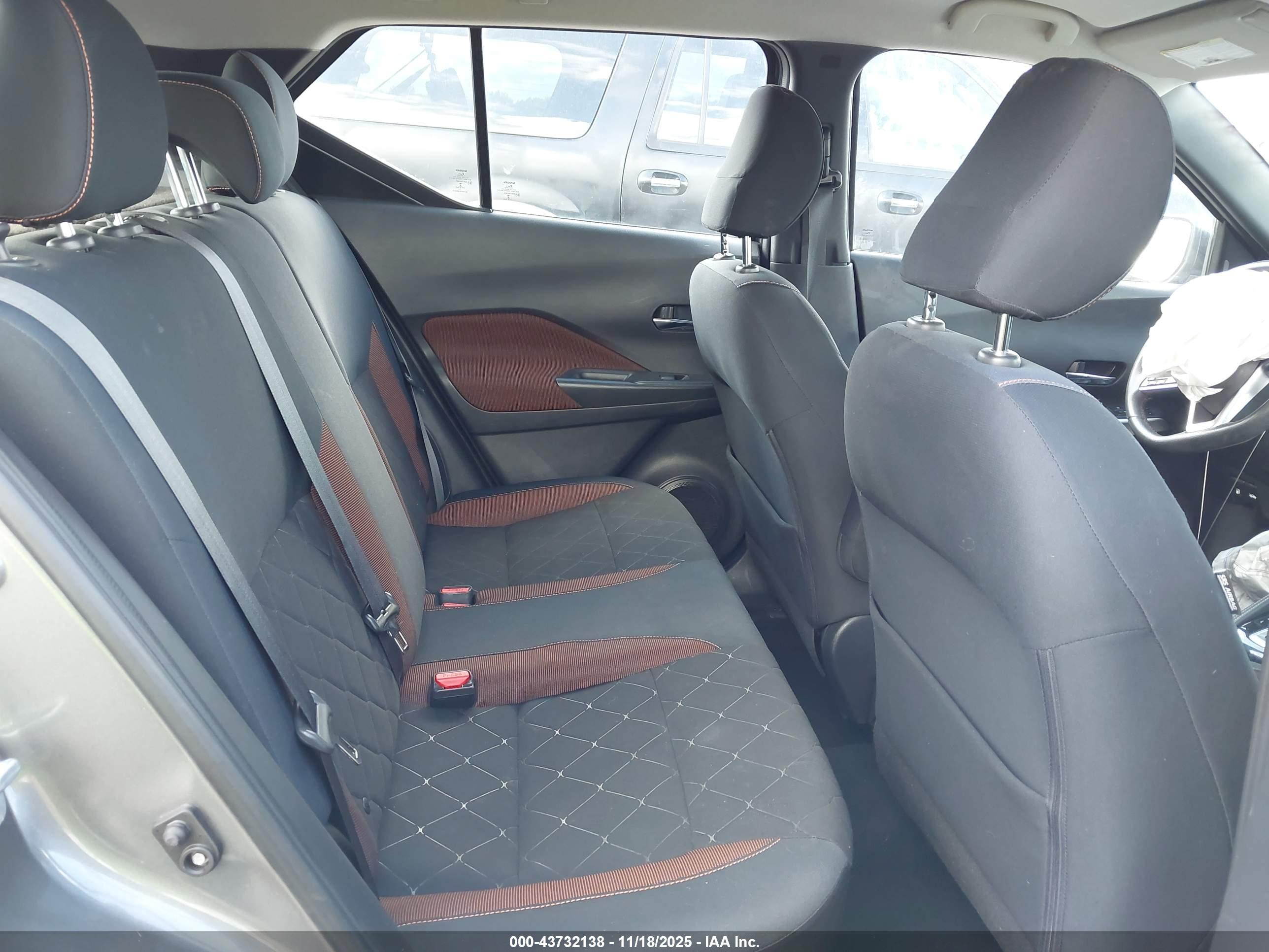 NISSAN KICKS image 8