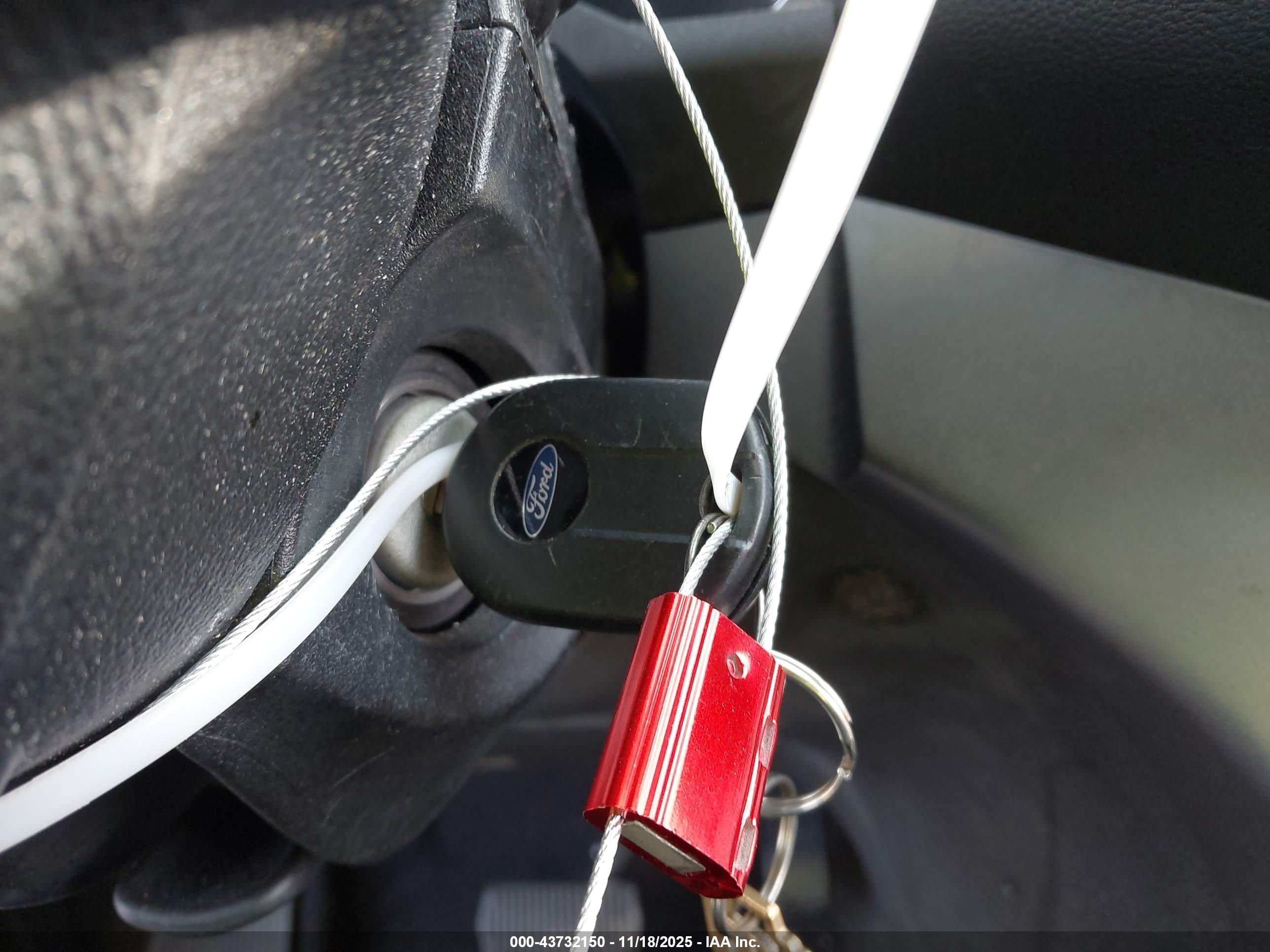 FORD ESCAPE image 11