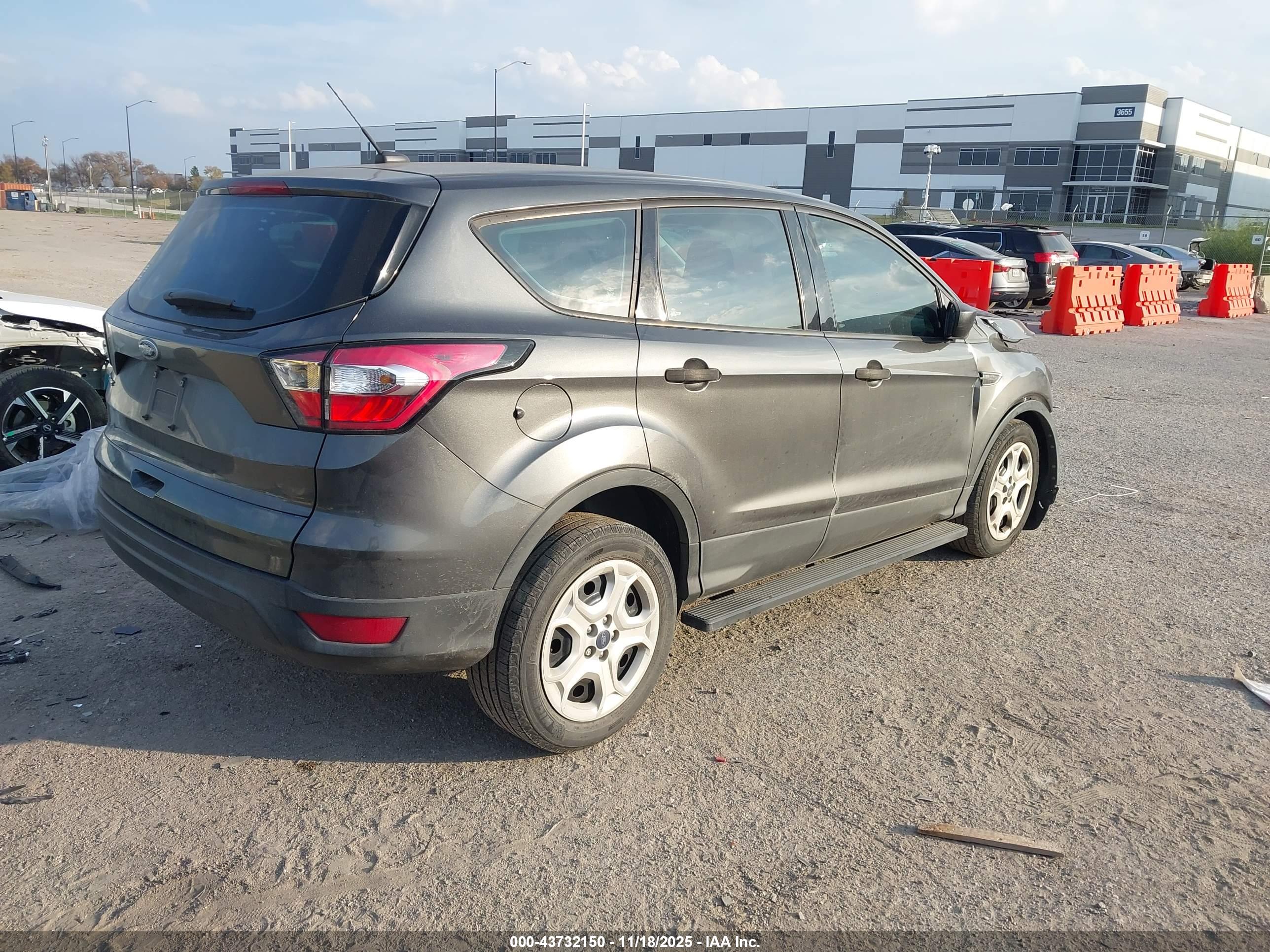 FORD ESCAPE image 4