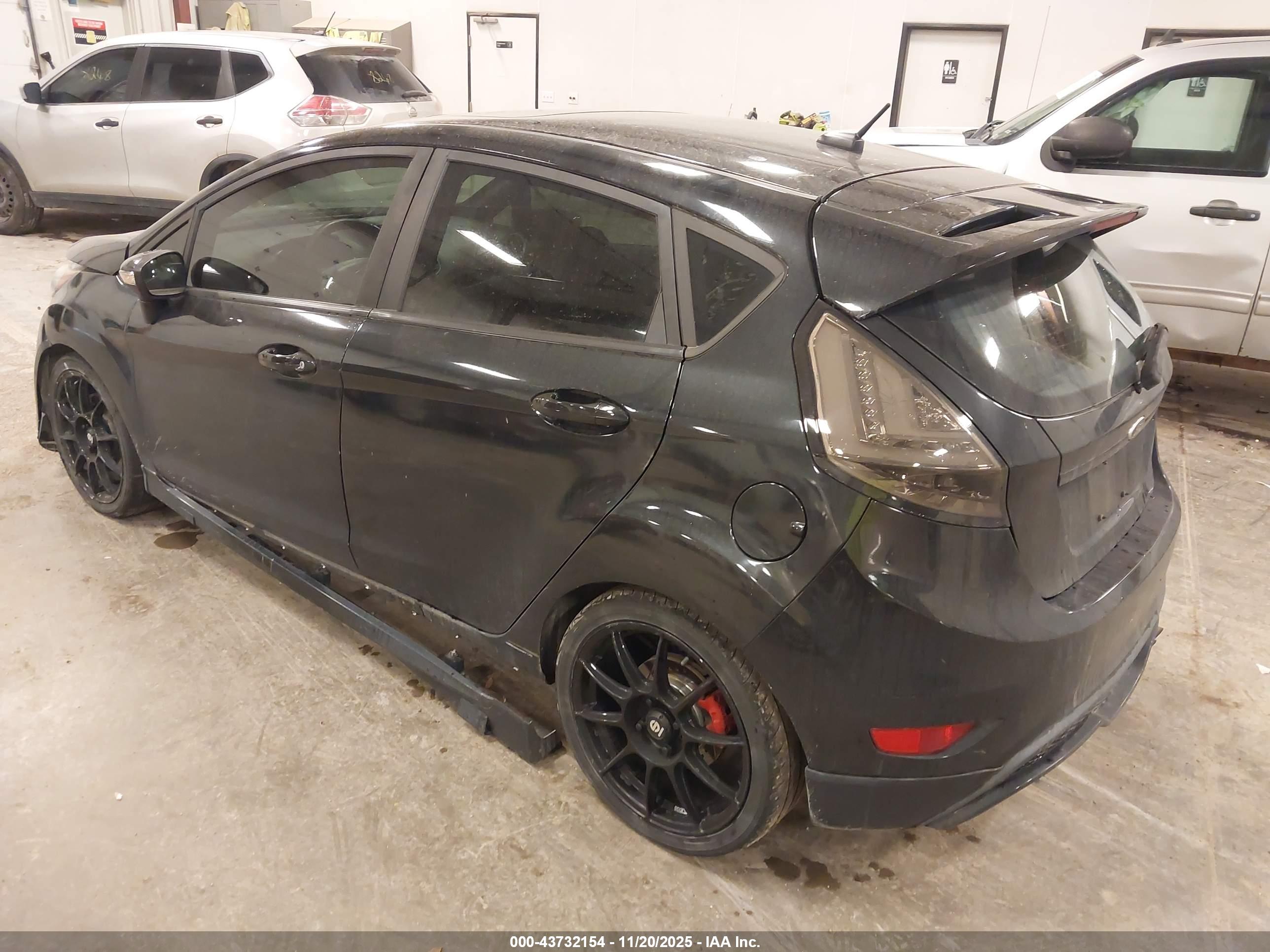 FORD FIESTA image 3
