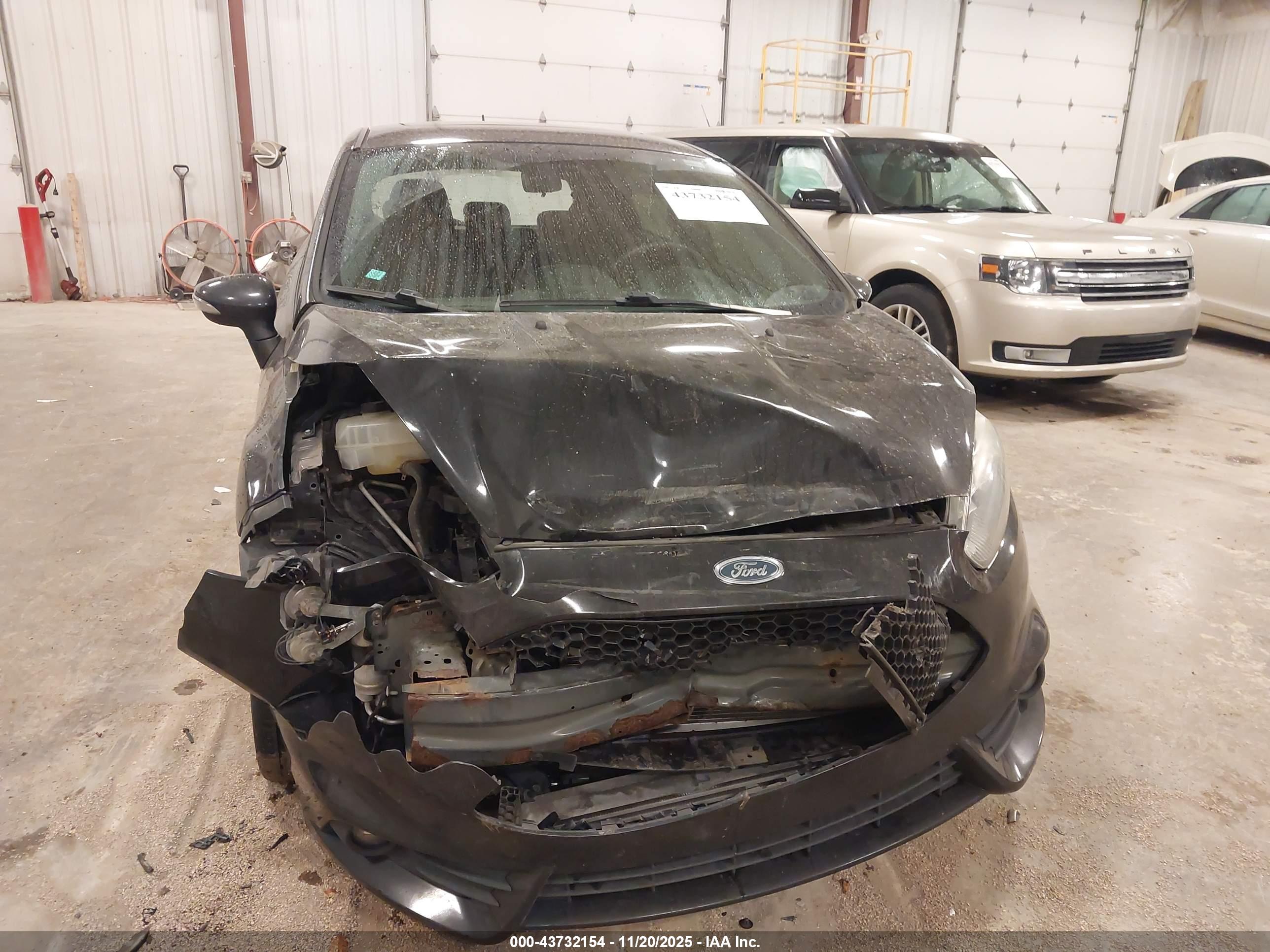 FORD FIESTA image 6