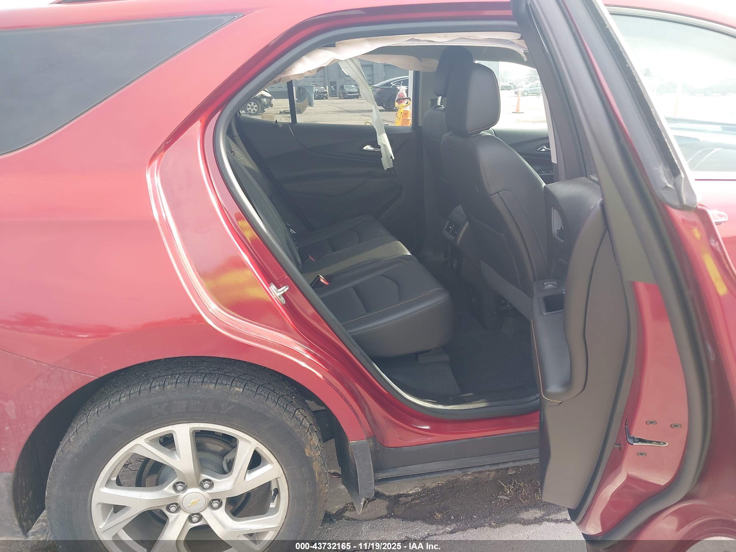 CHEVROLET EQUINOX image 8