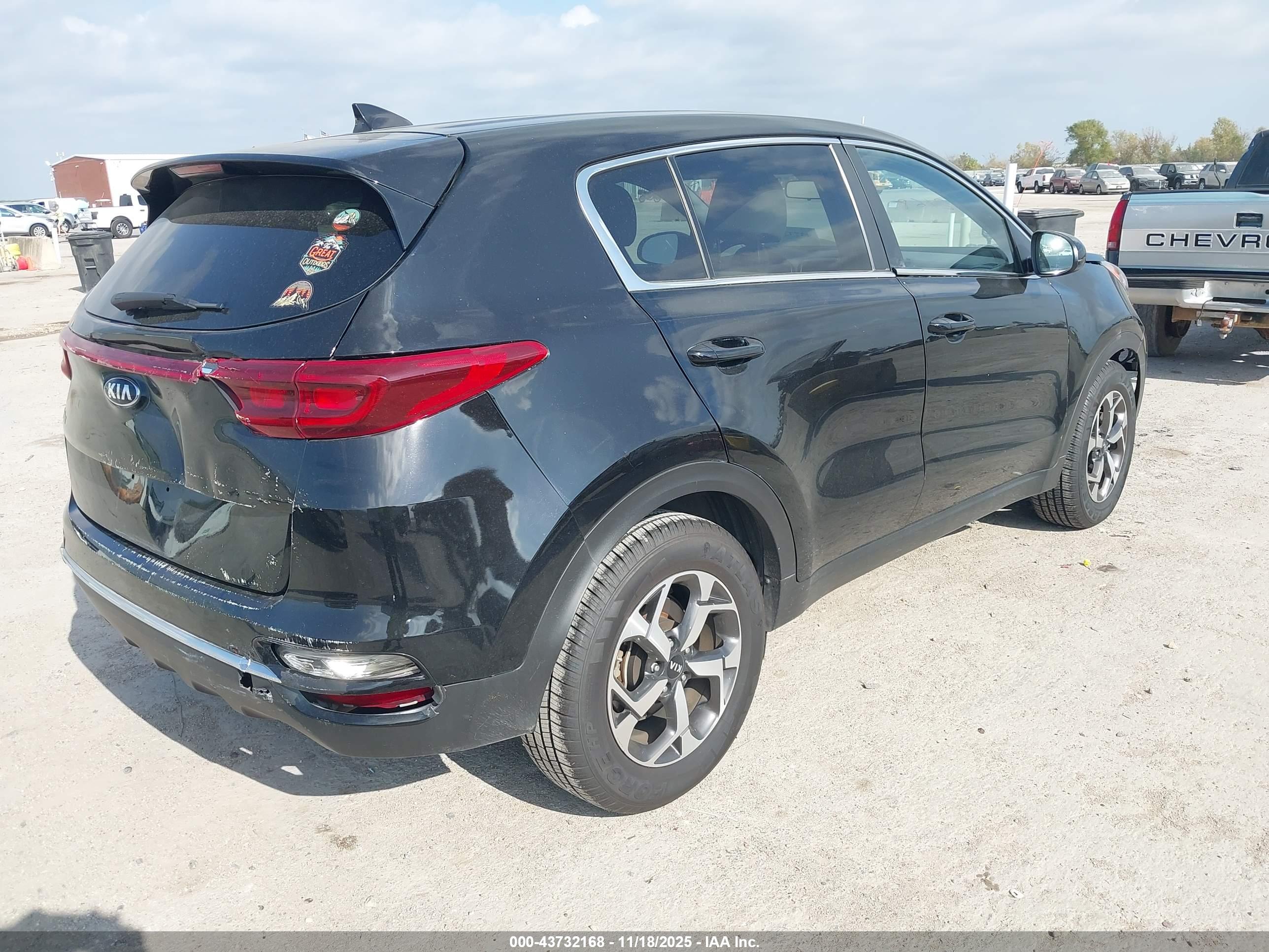 KIA SPORTAGE image 4