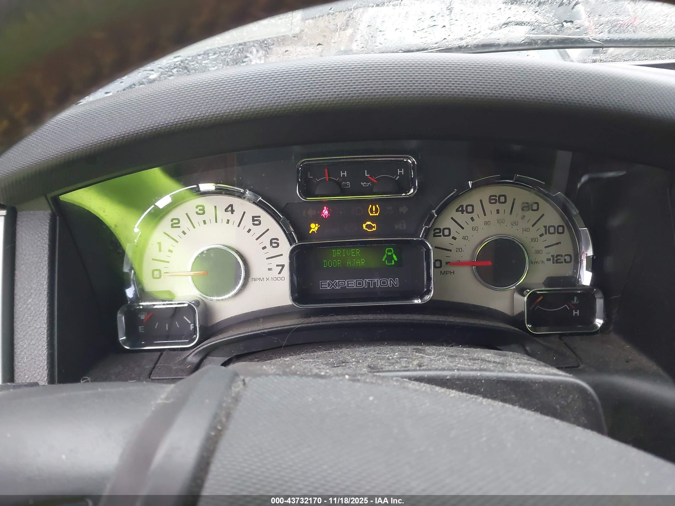 FORD EXPEDITION image 7