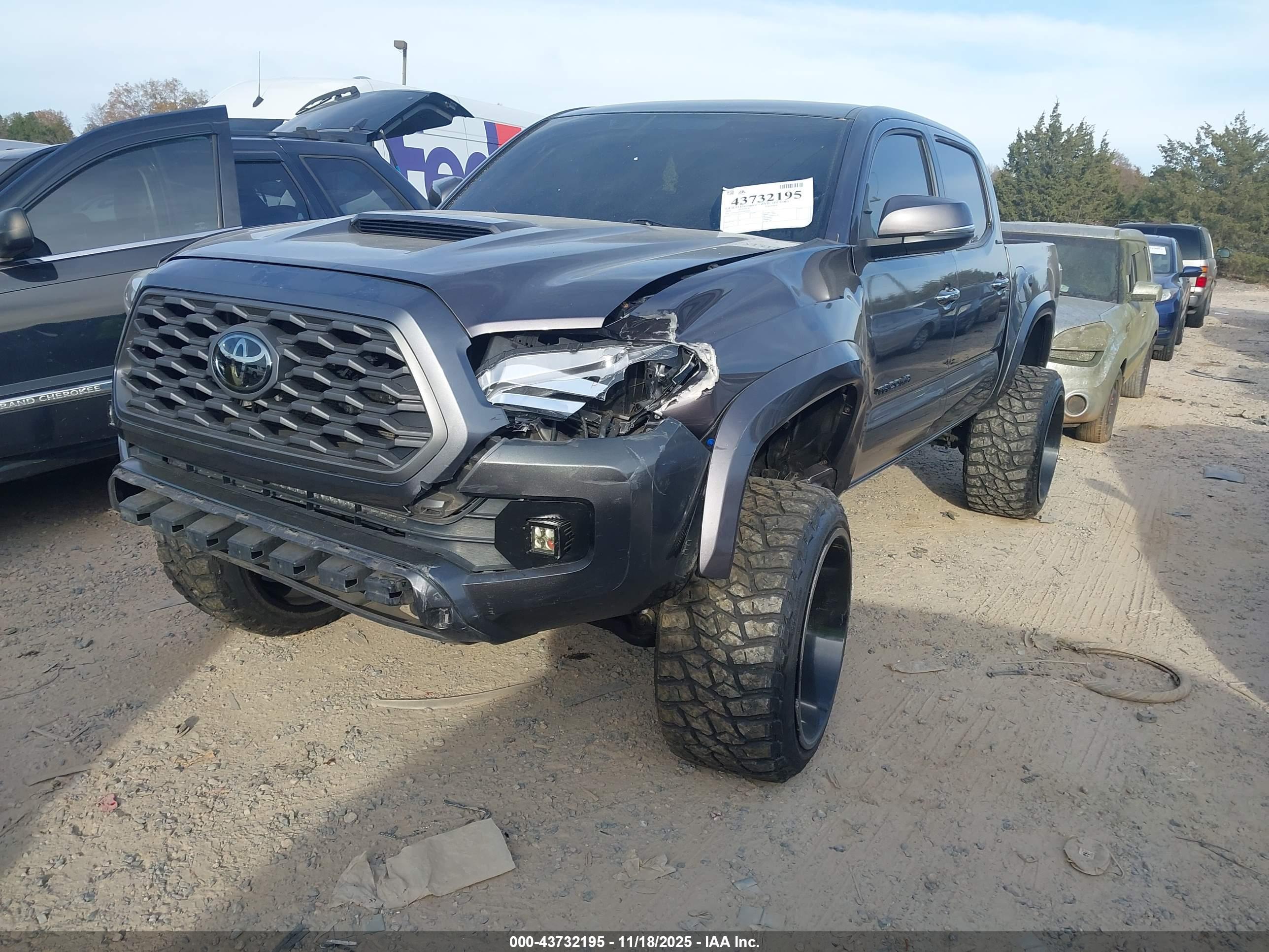 TOYOTA TACOMA image 2