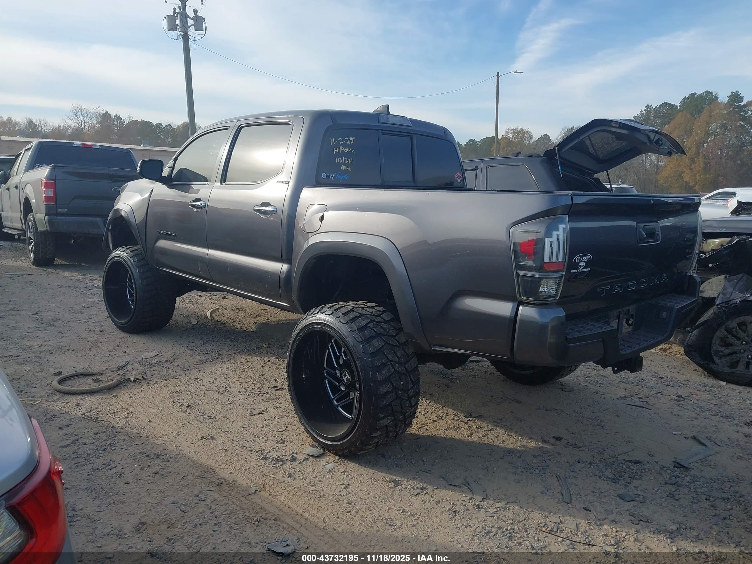 TOYOTA TACOMA image 3