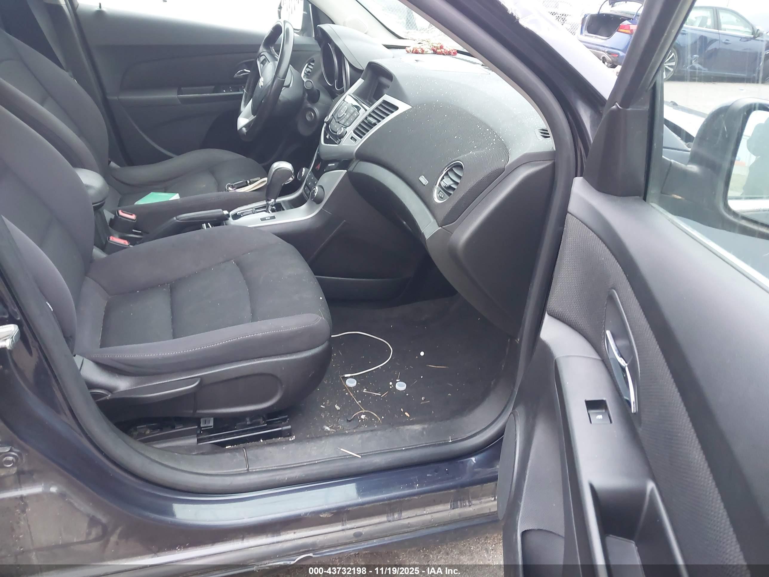 CHEVROLET CRUZE image 5