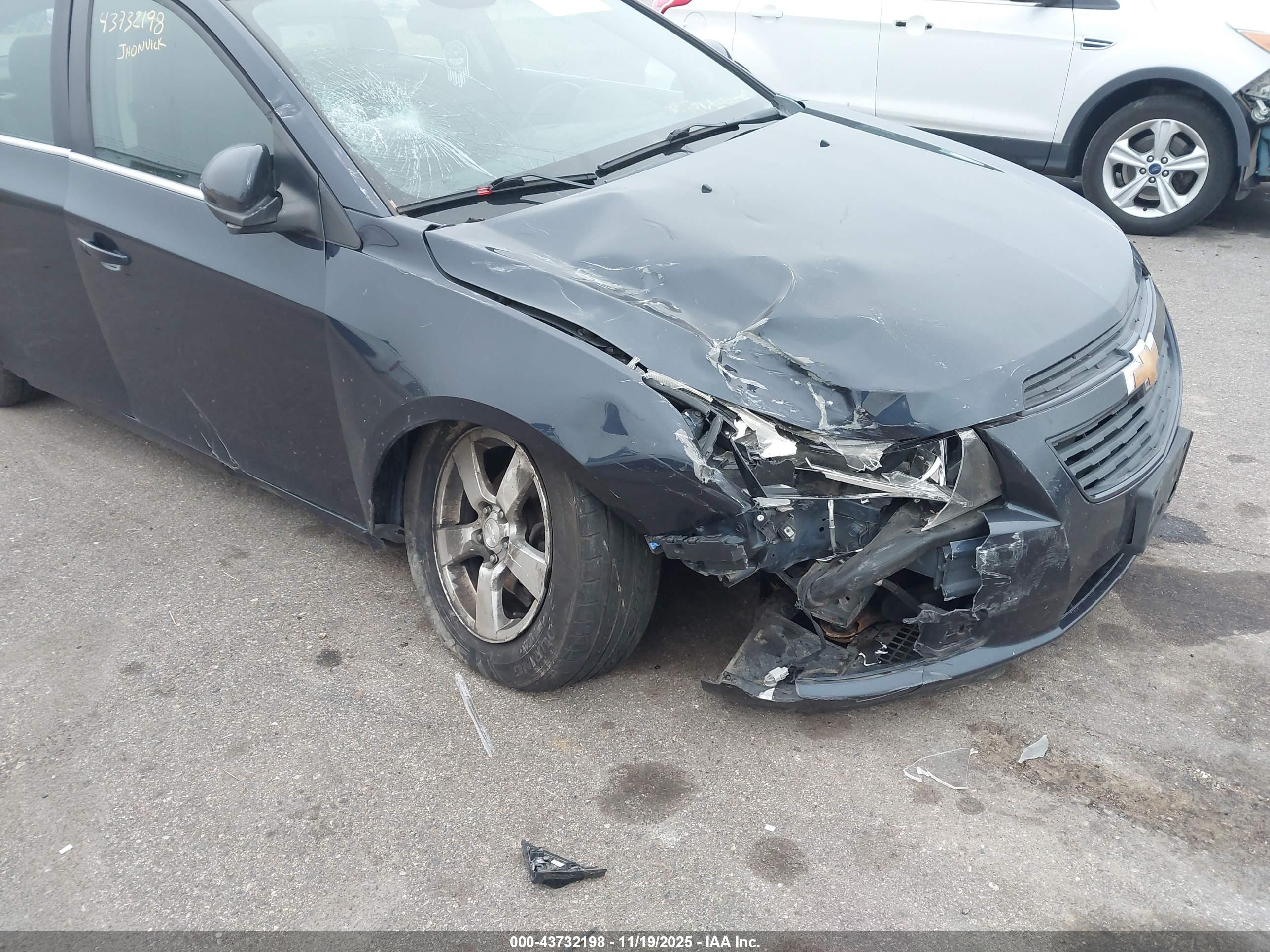 CHEVROLET CRUZE image 6